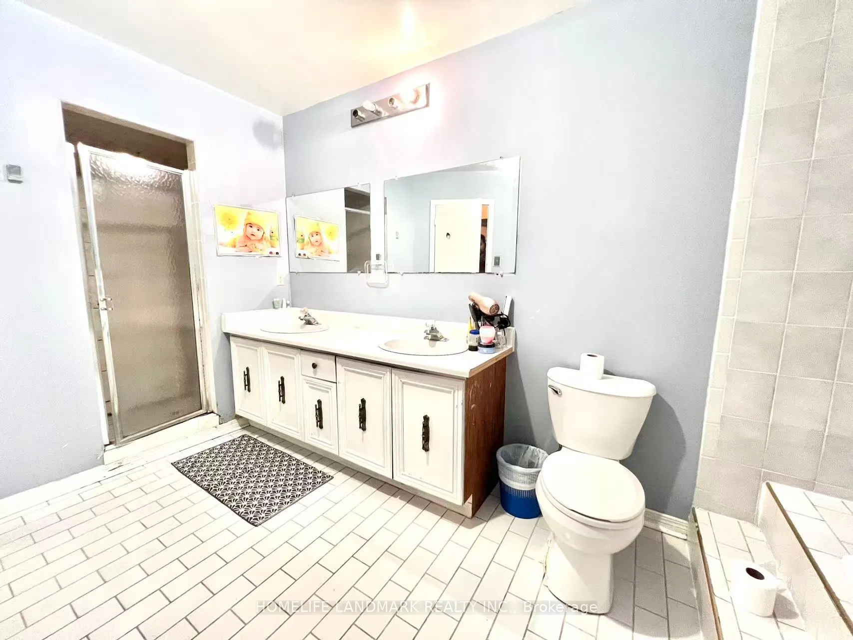 327 Goldhawk Trail