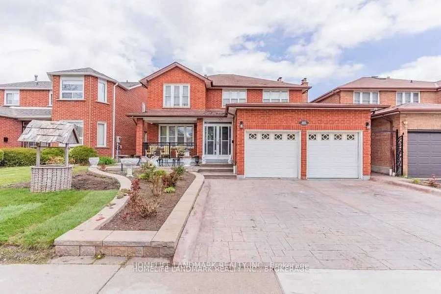 327 Goldhawk Trail