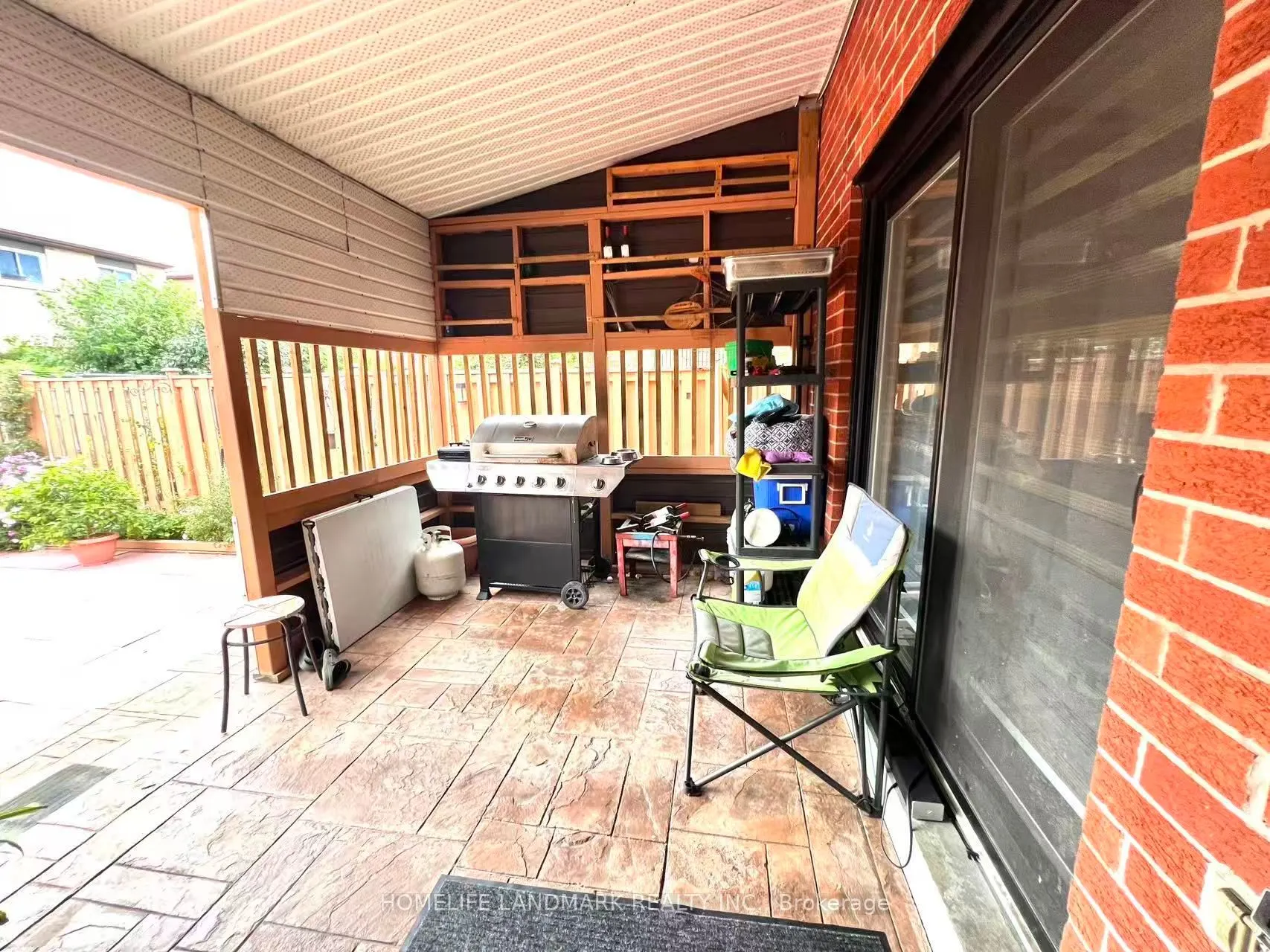 327 Goldhawk Trail