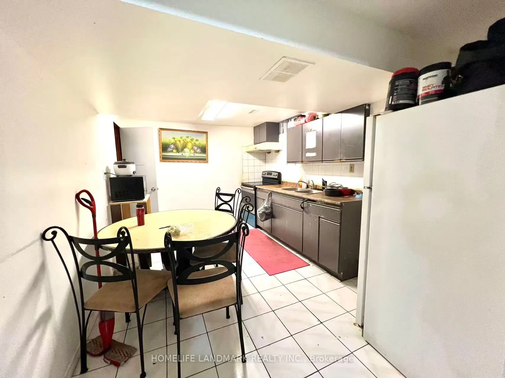 327 Goldhawk Trail