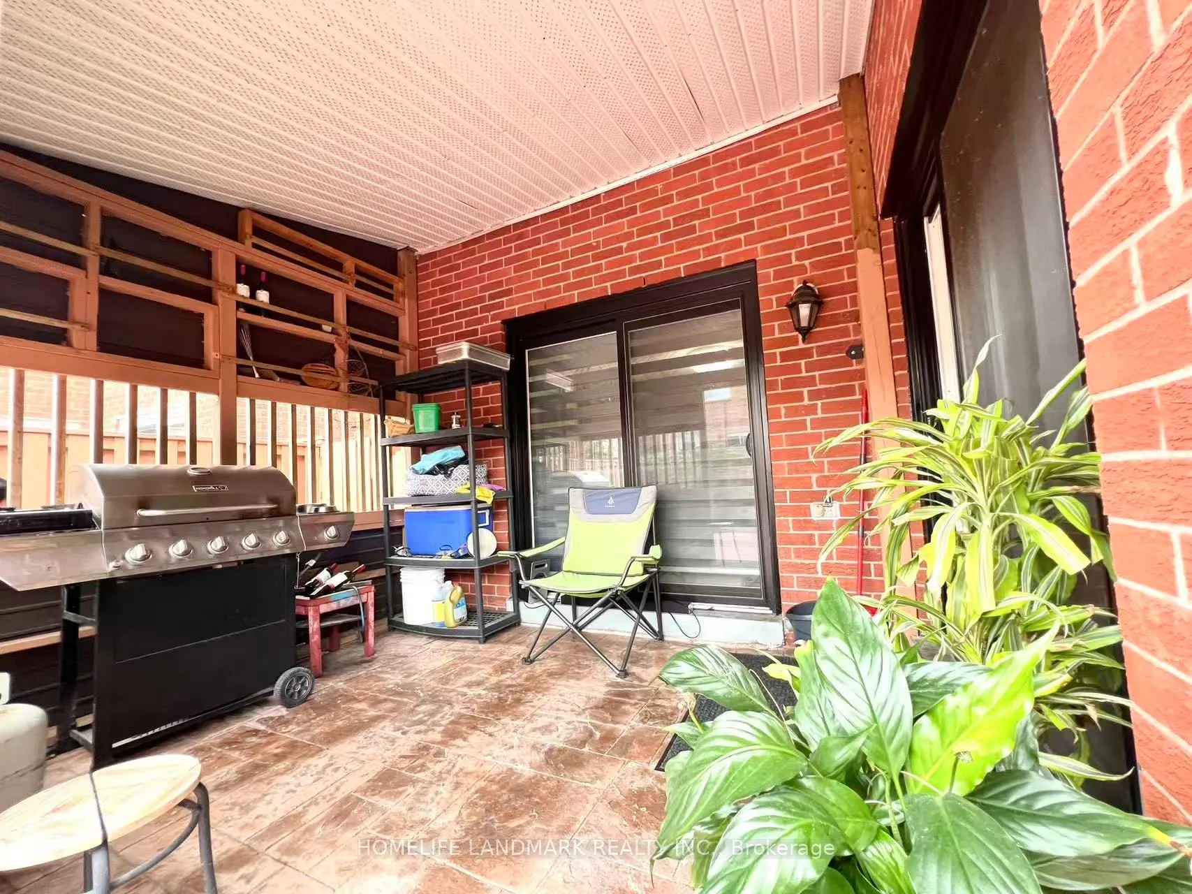 327 Goldhawk Trail