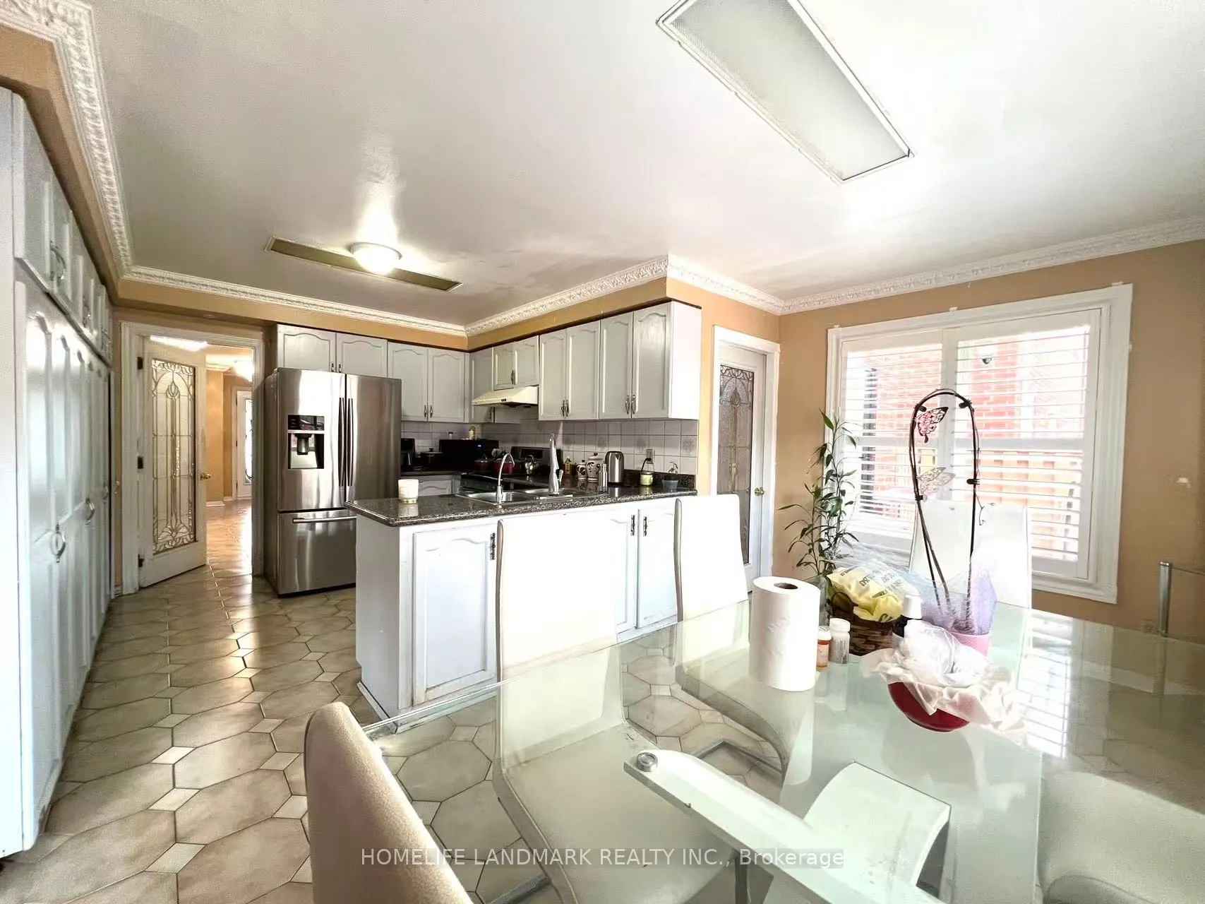 327 Goldhawk Trail