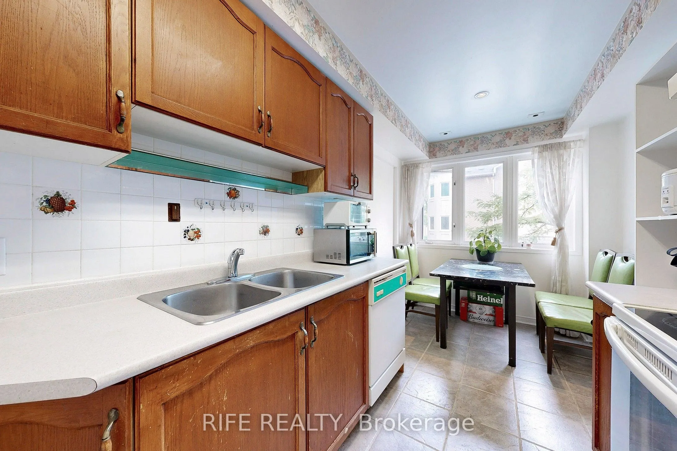 28 Rosebank Drive, #703