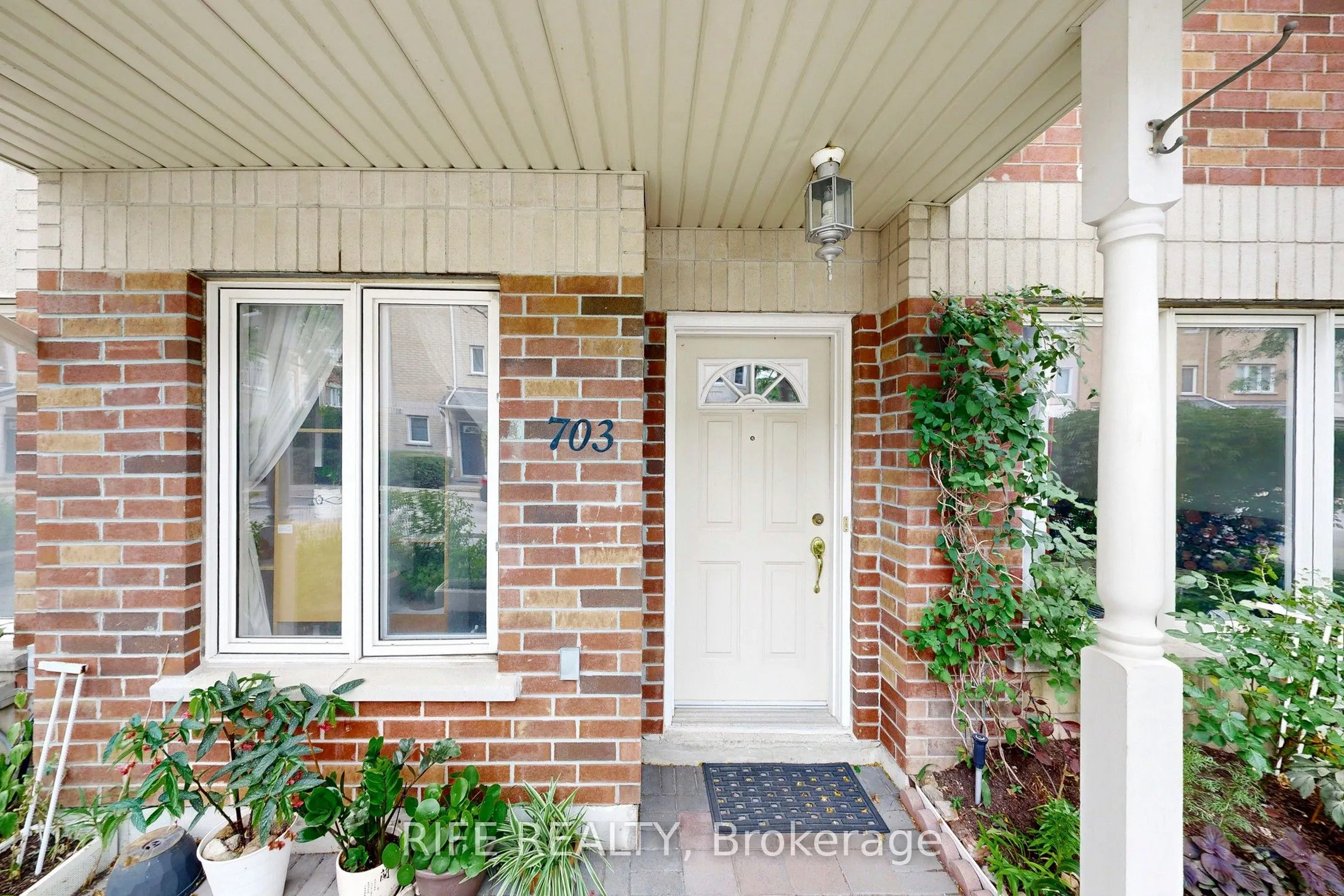 28 Rosebank Drive, #703