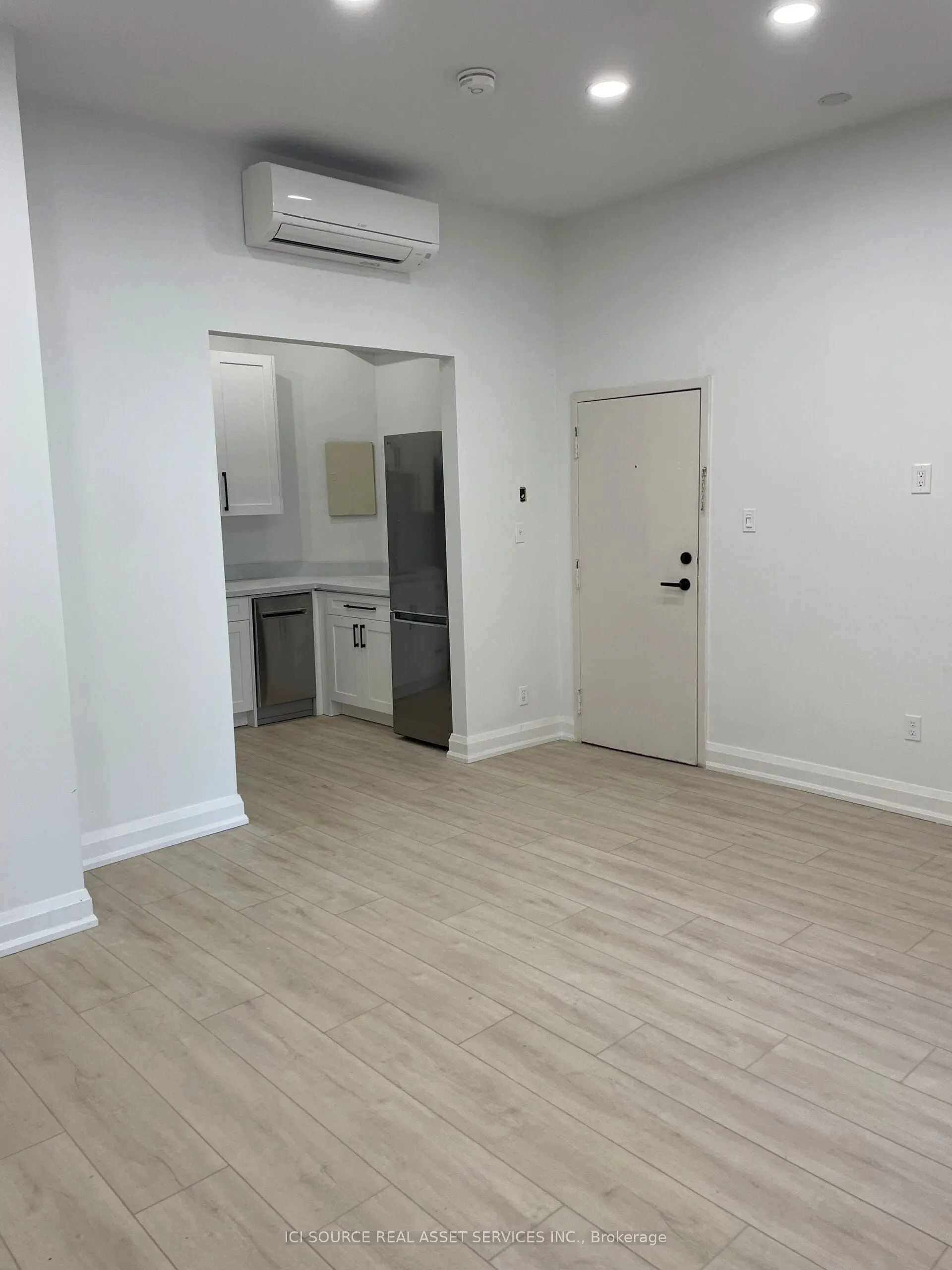 754 Queen Street E, #1