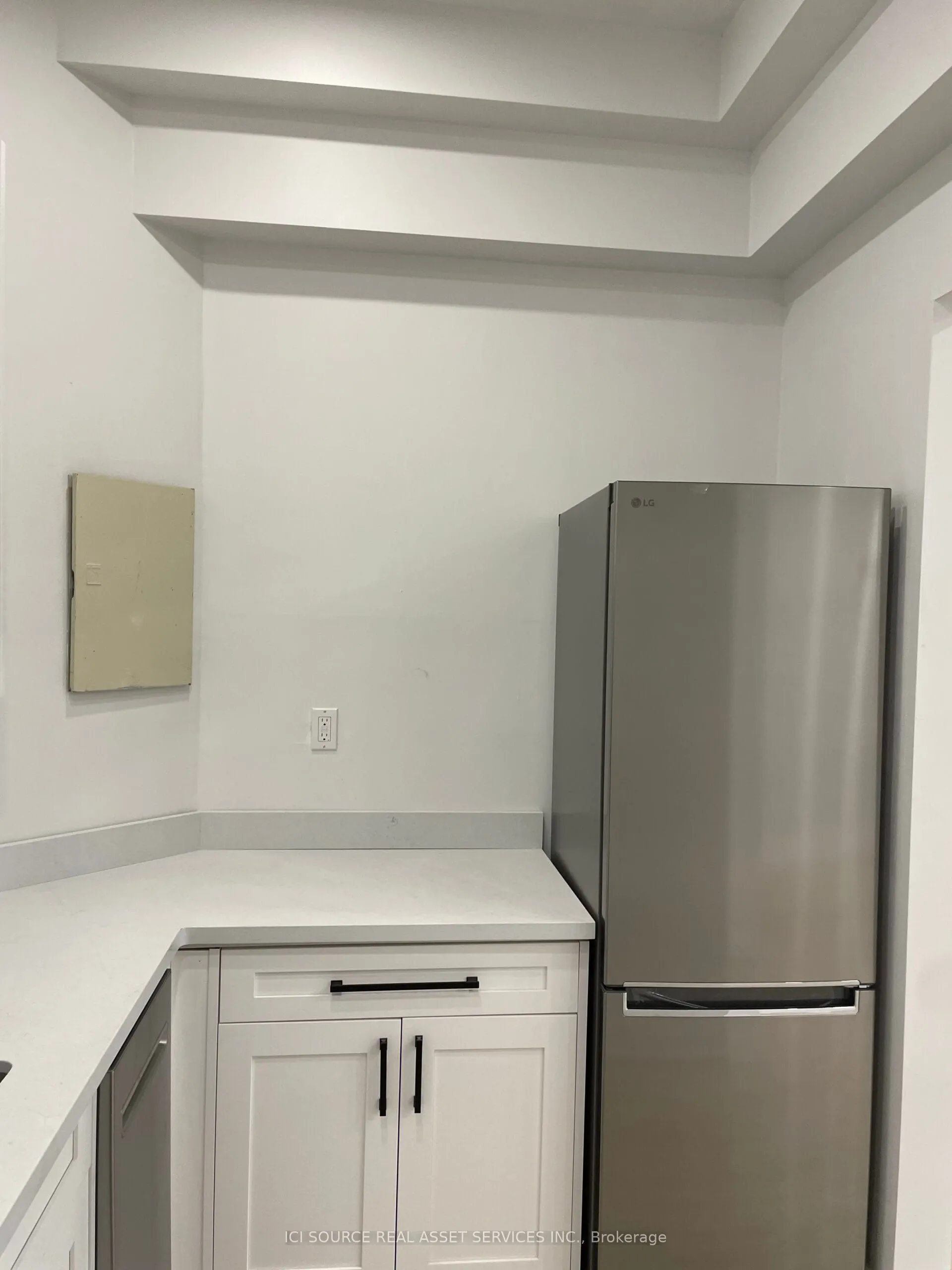 754 Queen Street E, #1