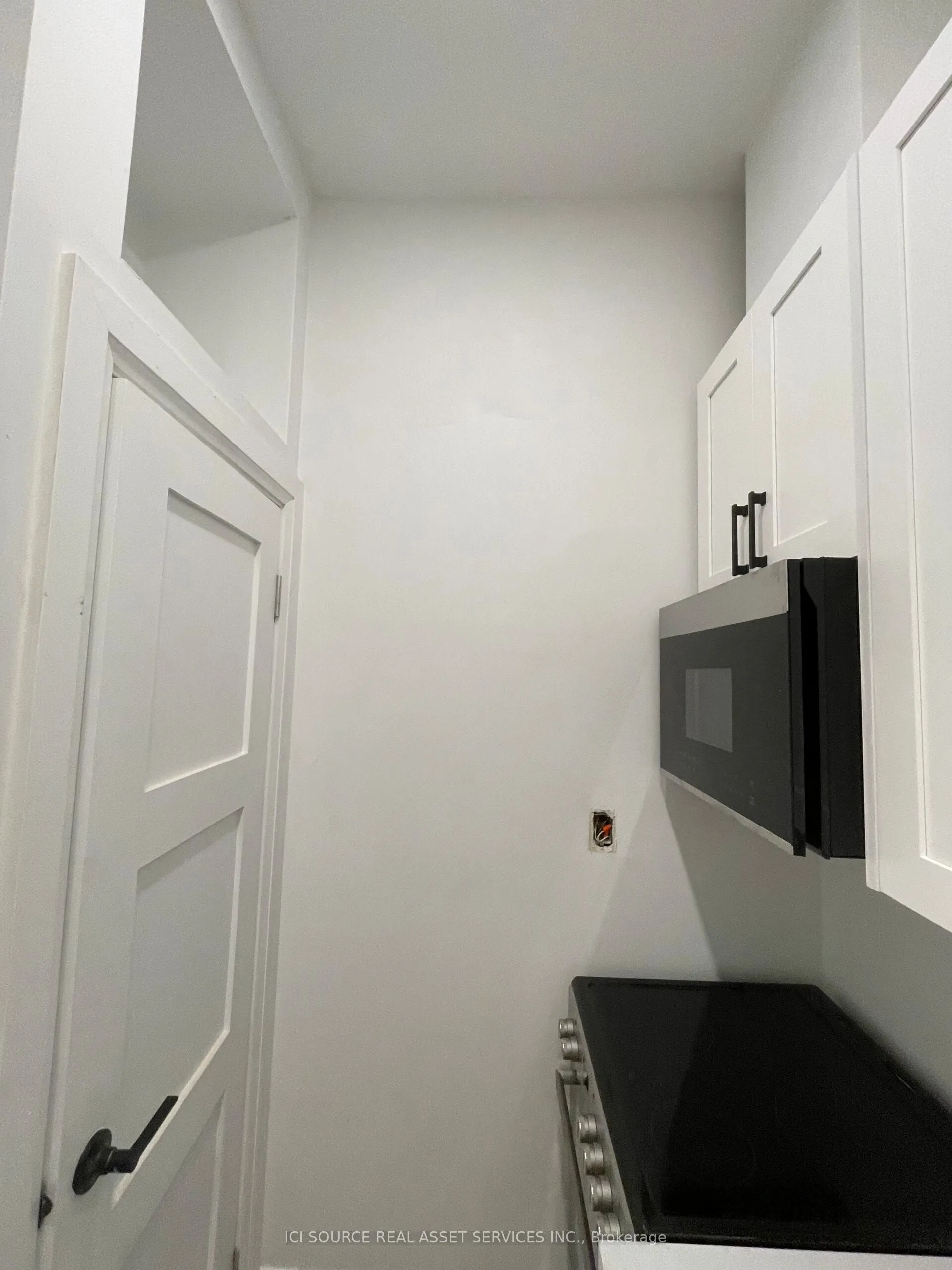 754 Queen Street E, #1