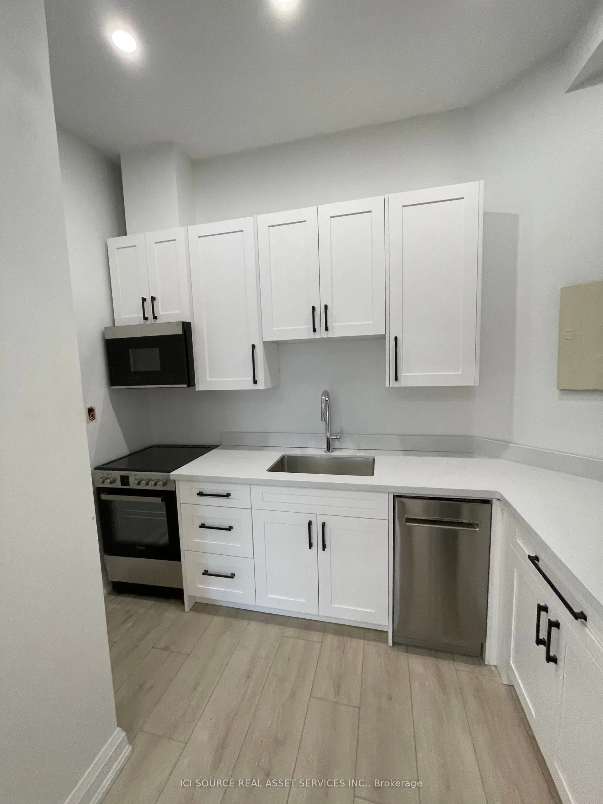 754 Queen Street E, #1