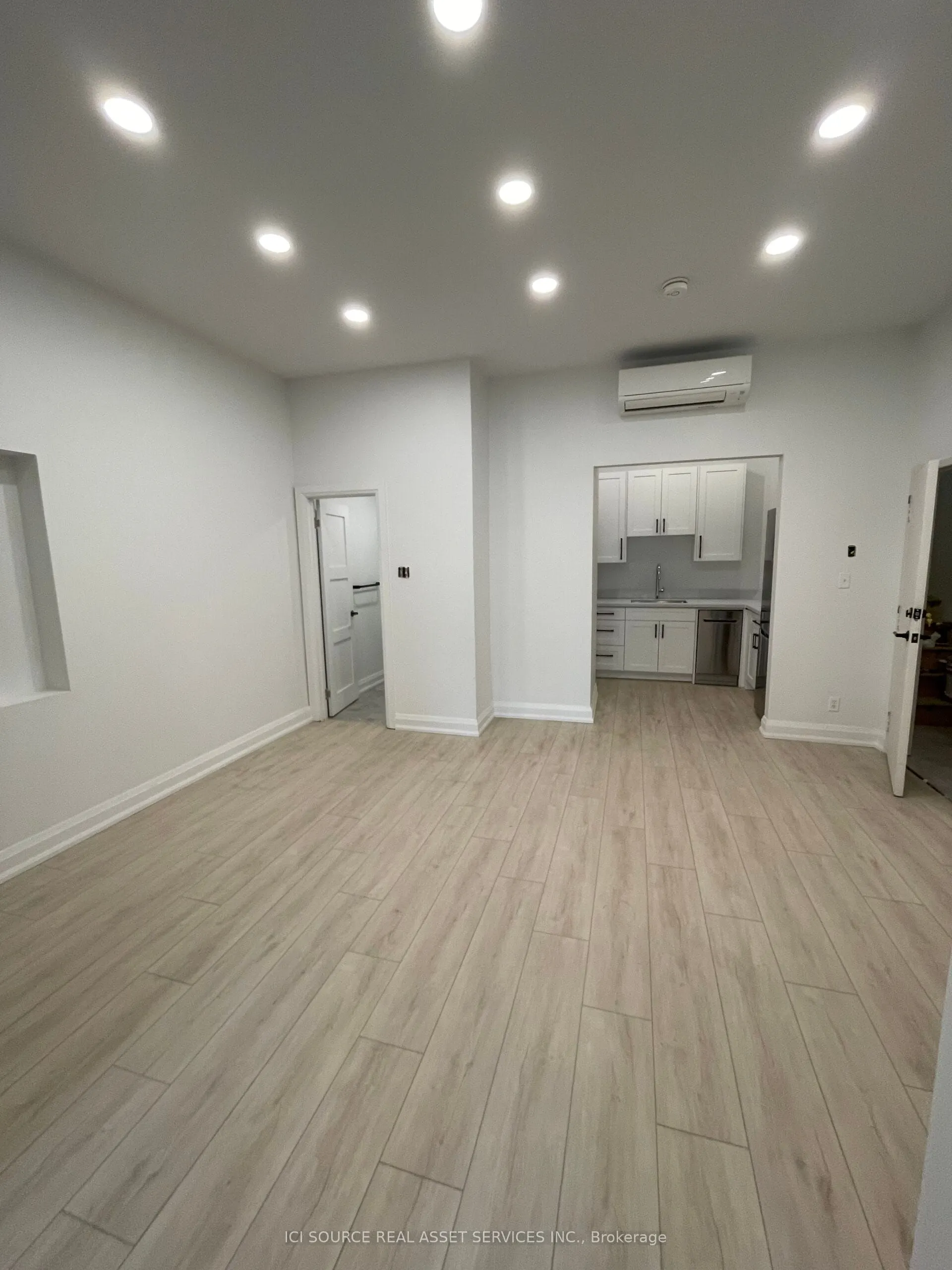 754 Queen Street E, #1