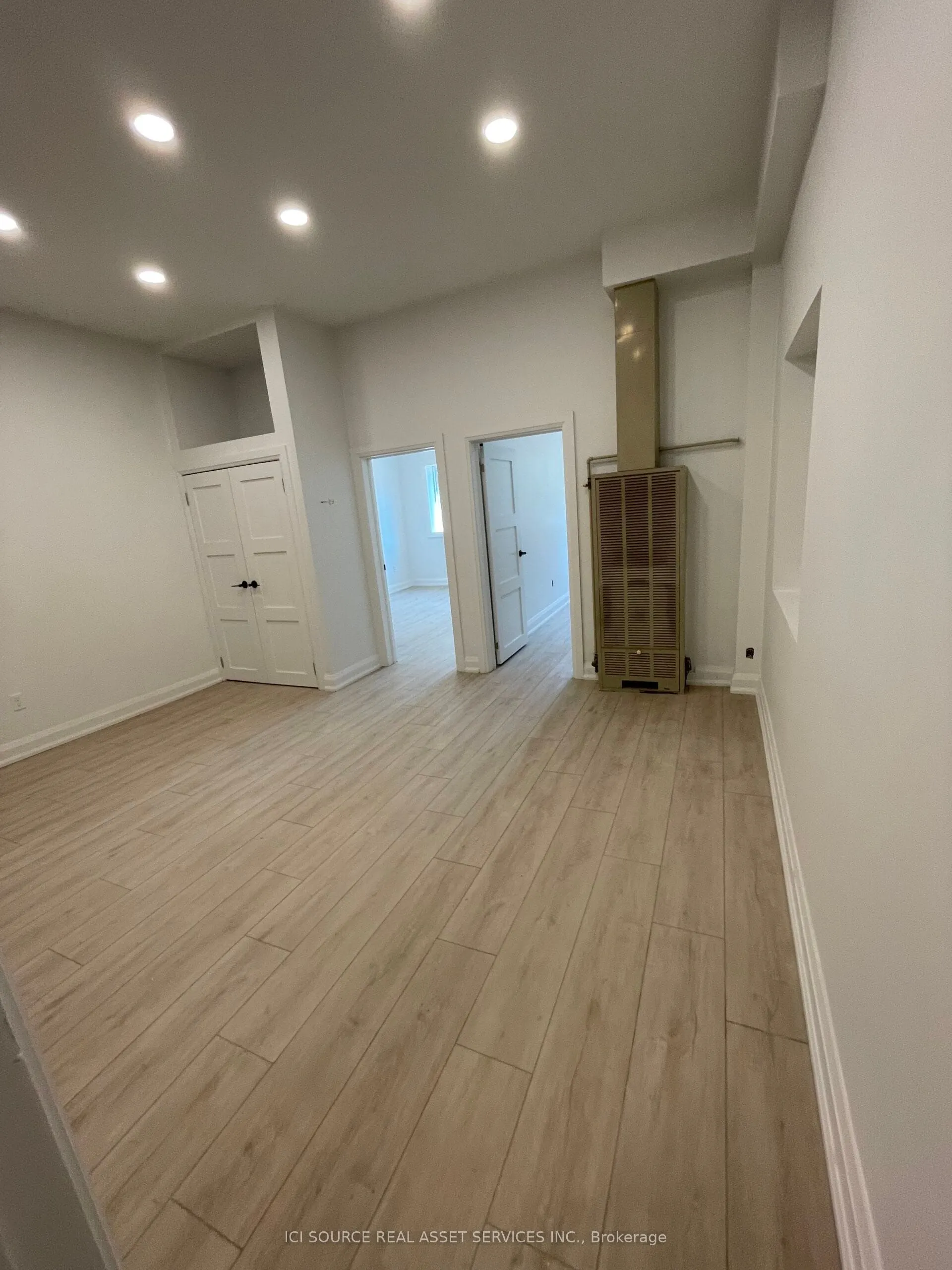 754 Queen Street E, #1