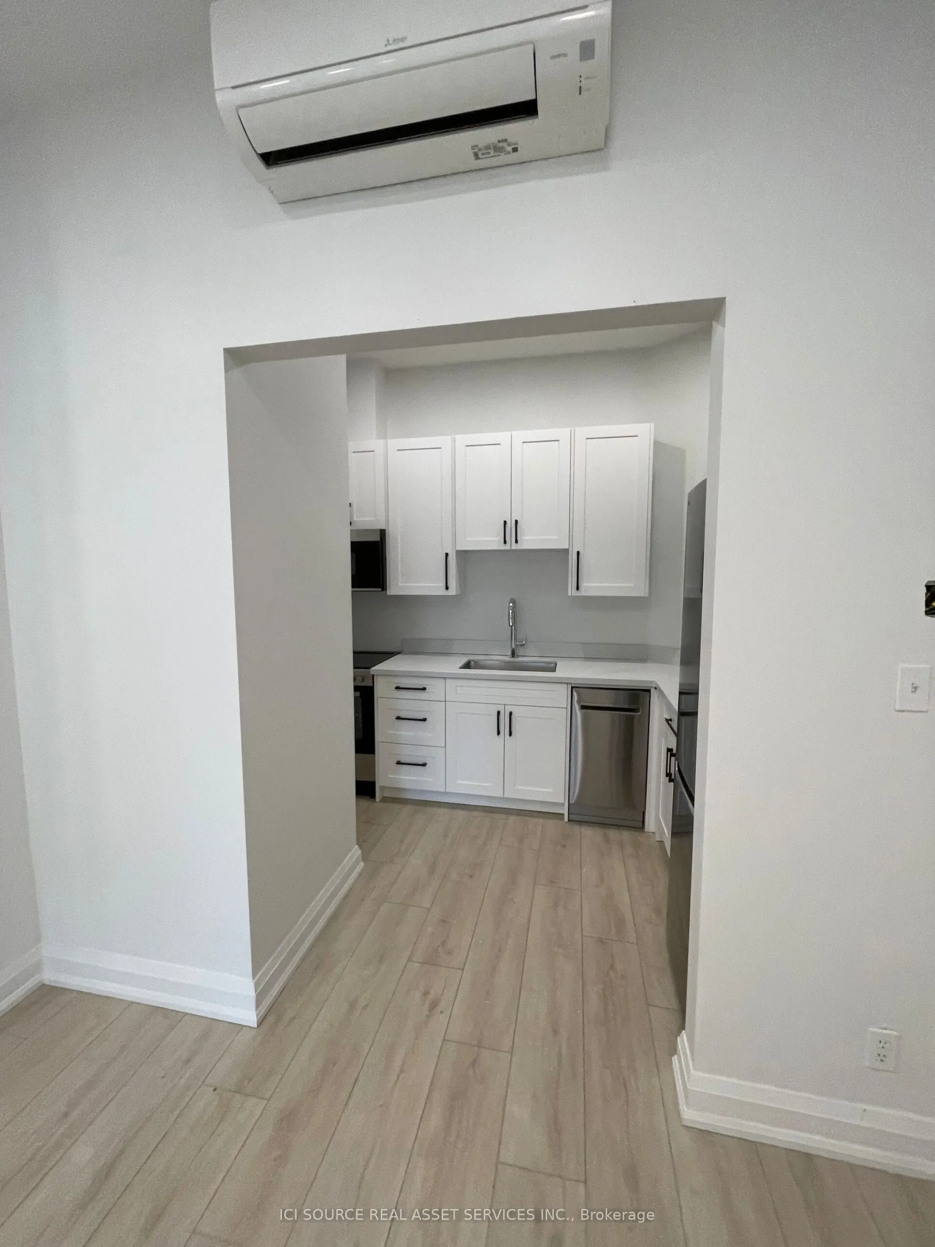 754 Queen Street E, #1
