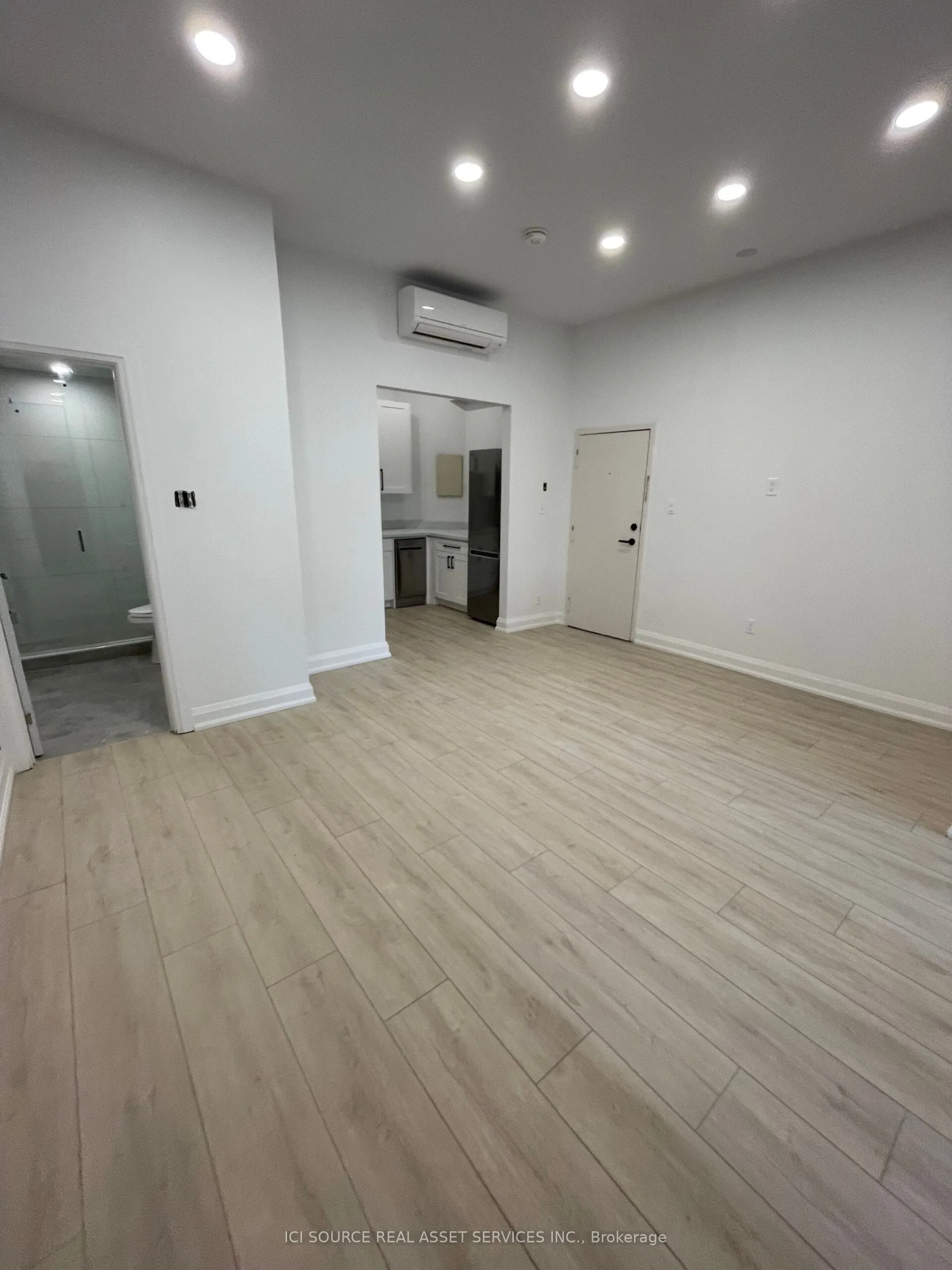 754 Queen Street E, #1