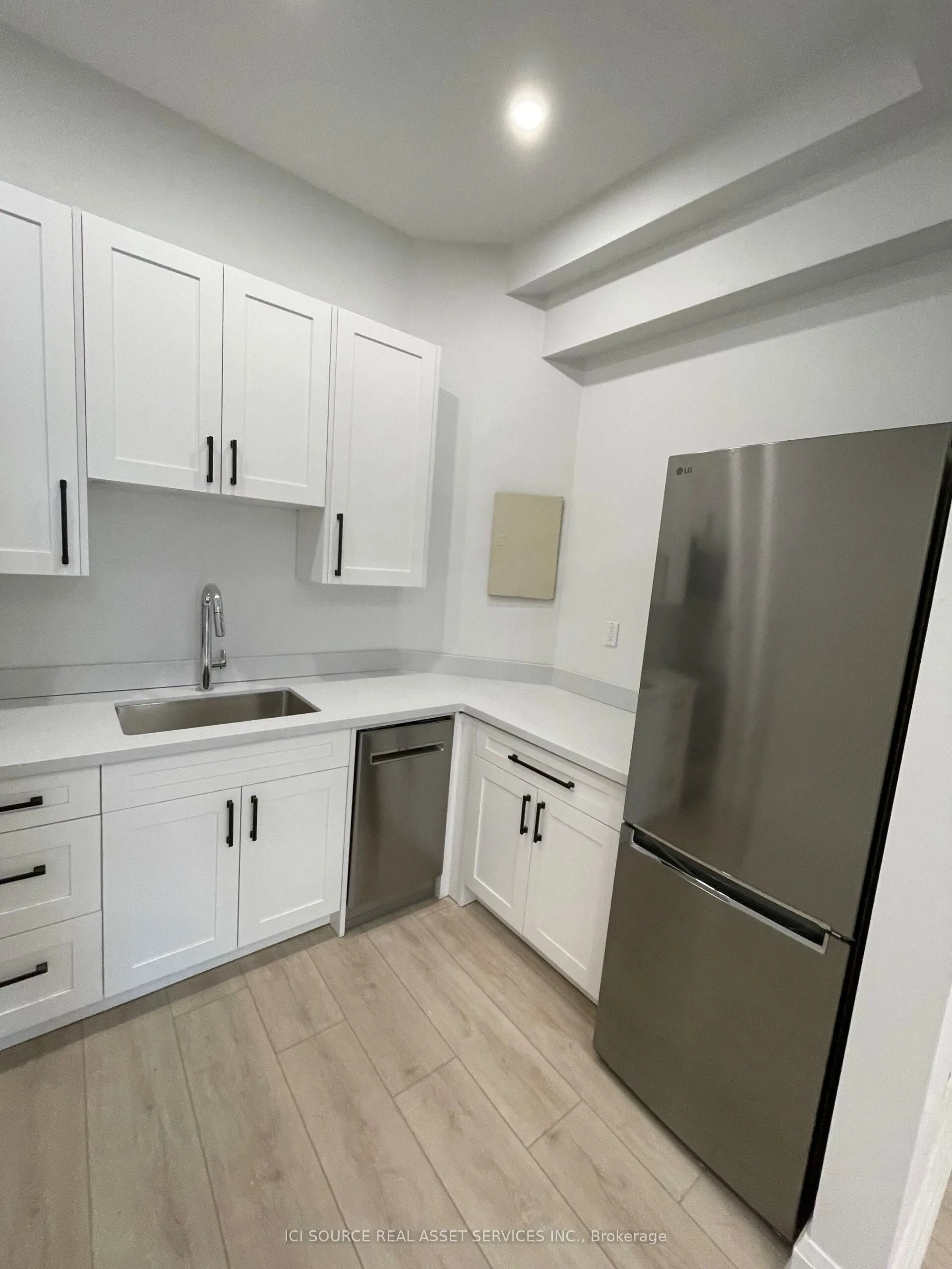 754 Queen Street E, #1