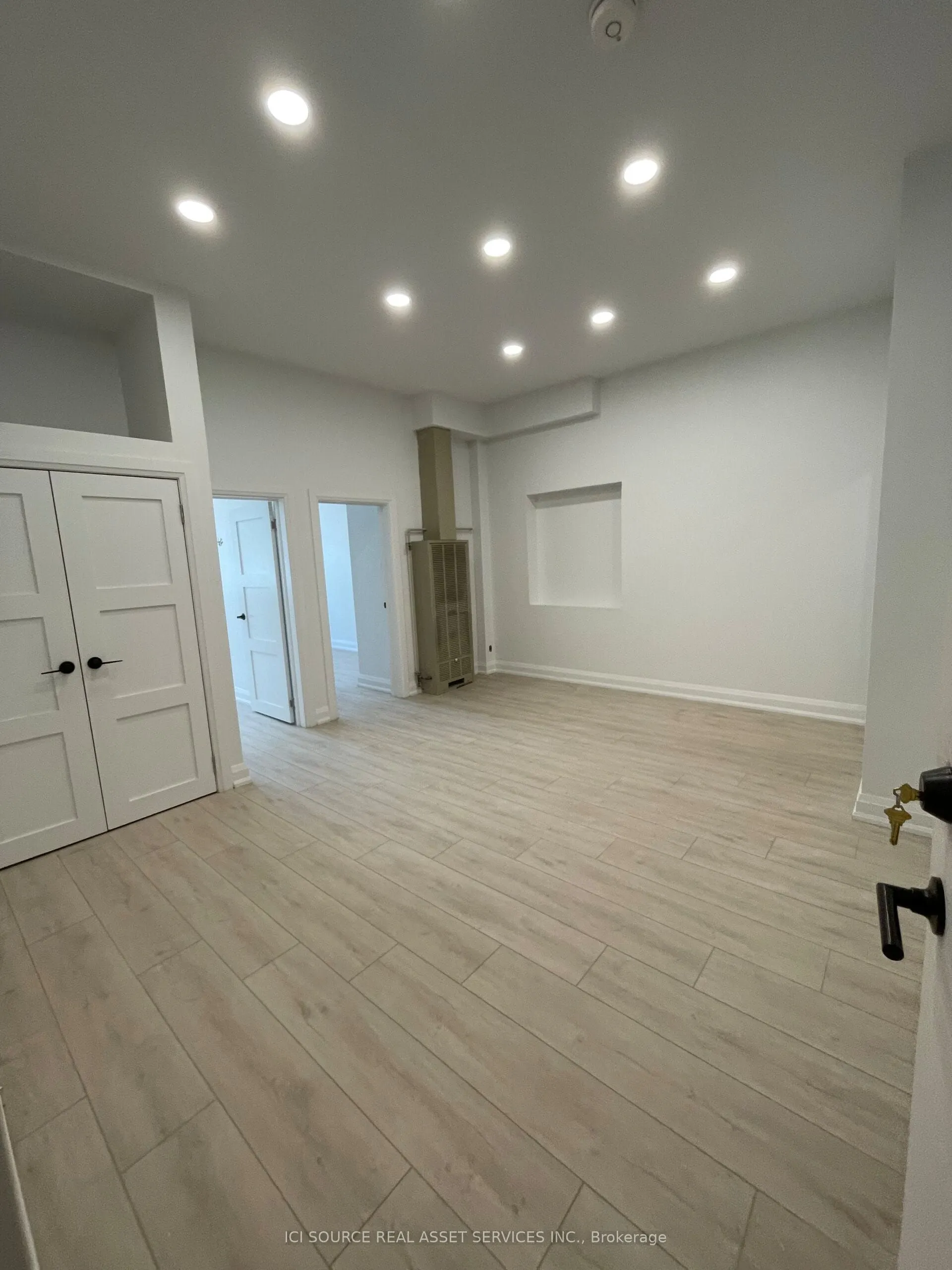 754 Queen Street E, #1