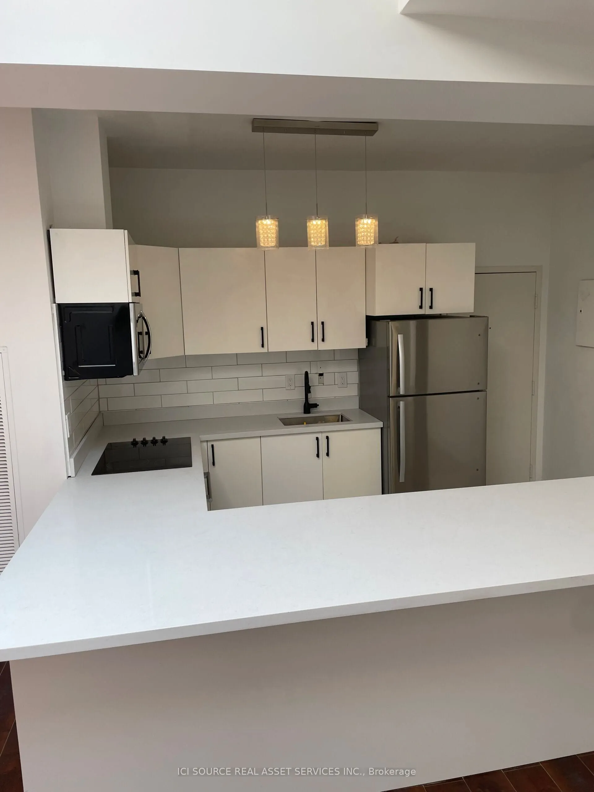 754 Queen Street E, #4