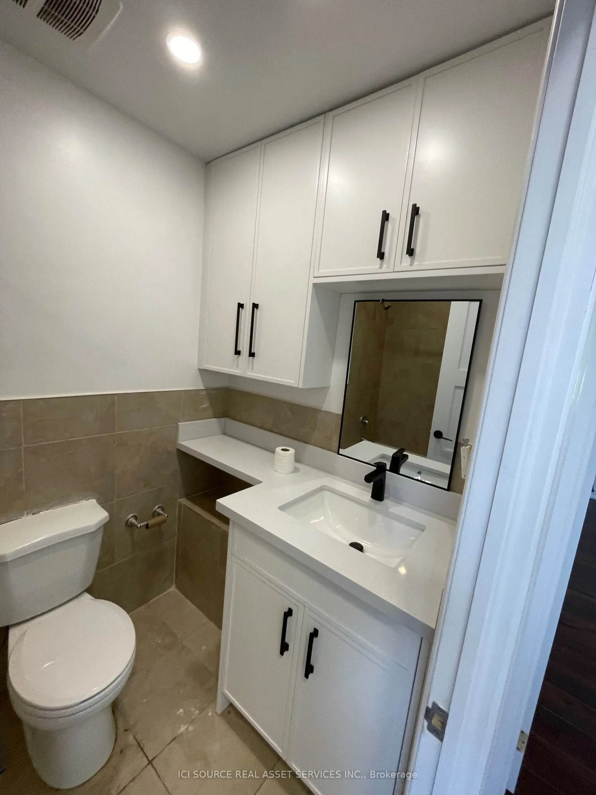 754 Queen Street E, #4