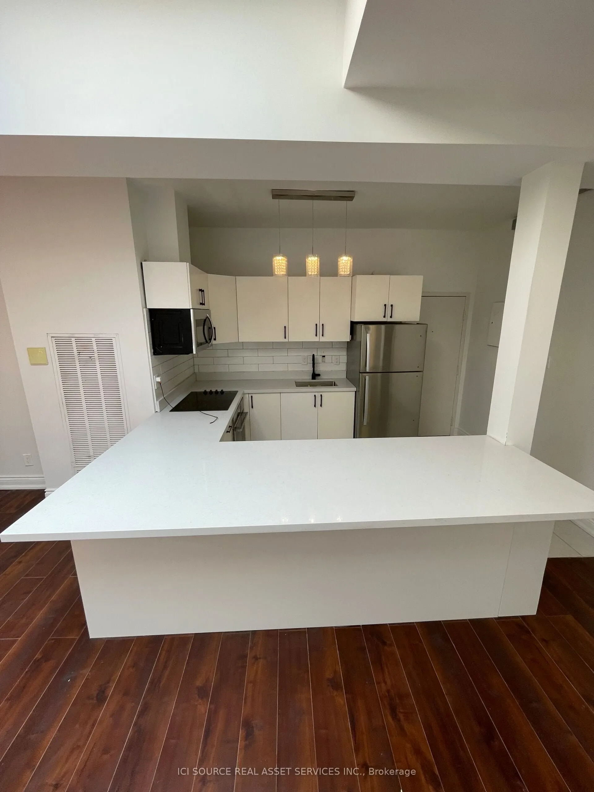 754 Queen Street E, #4