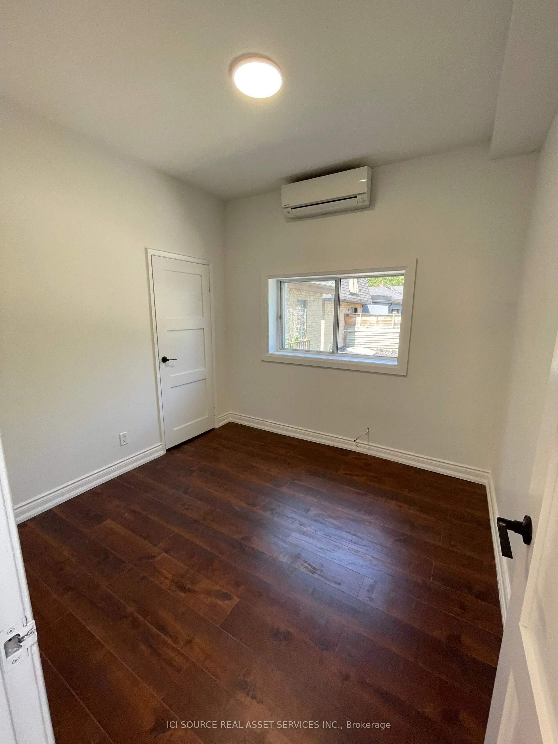 754 Queen Street E, #4
