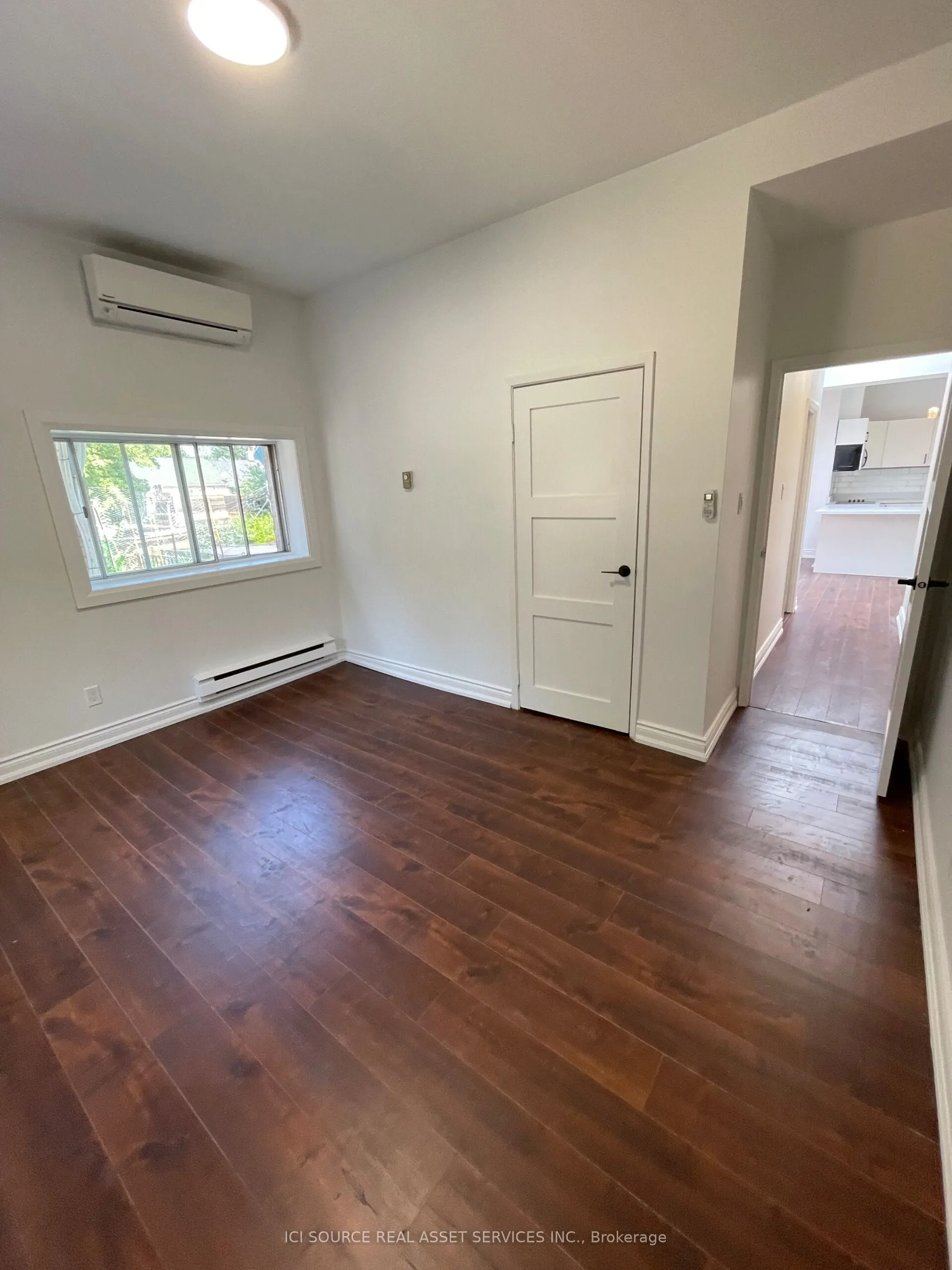 754 Queen Street E, #4