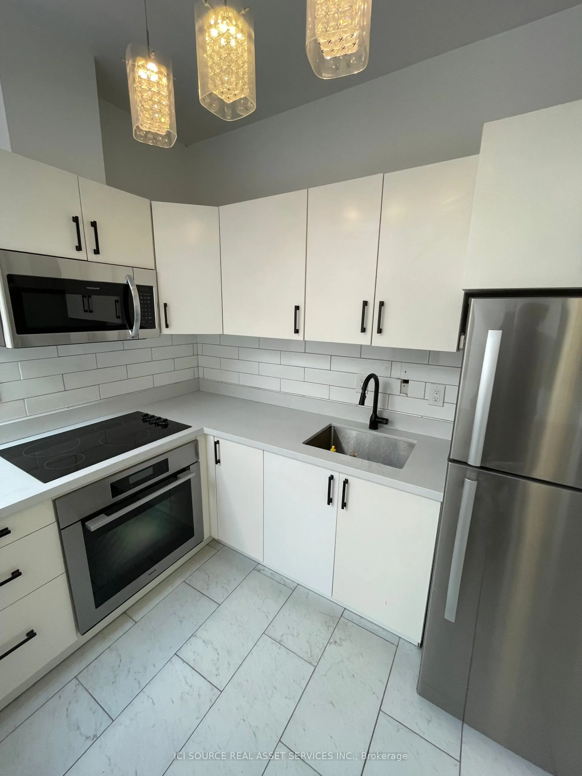 754 Queen Street E, #4