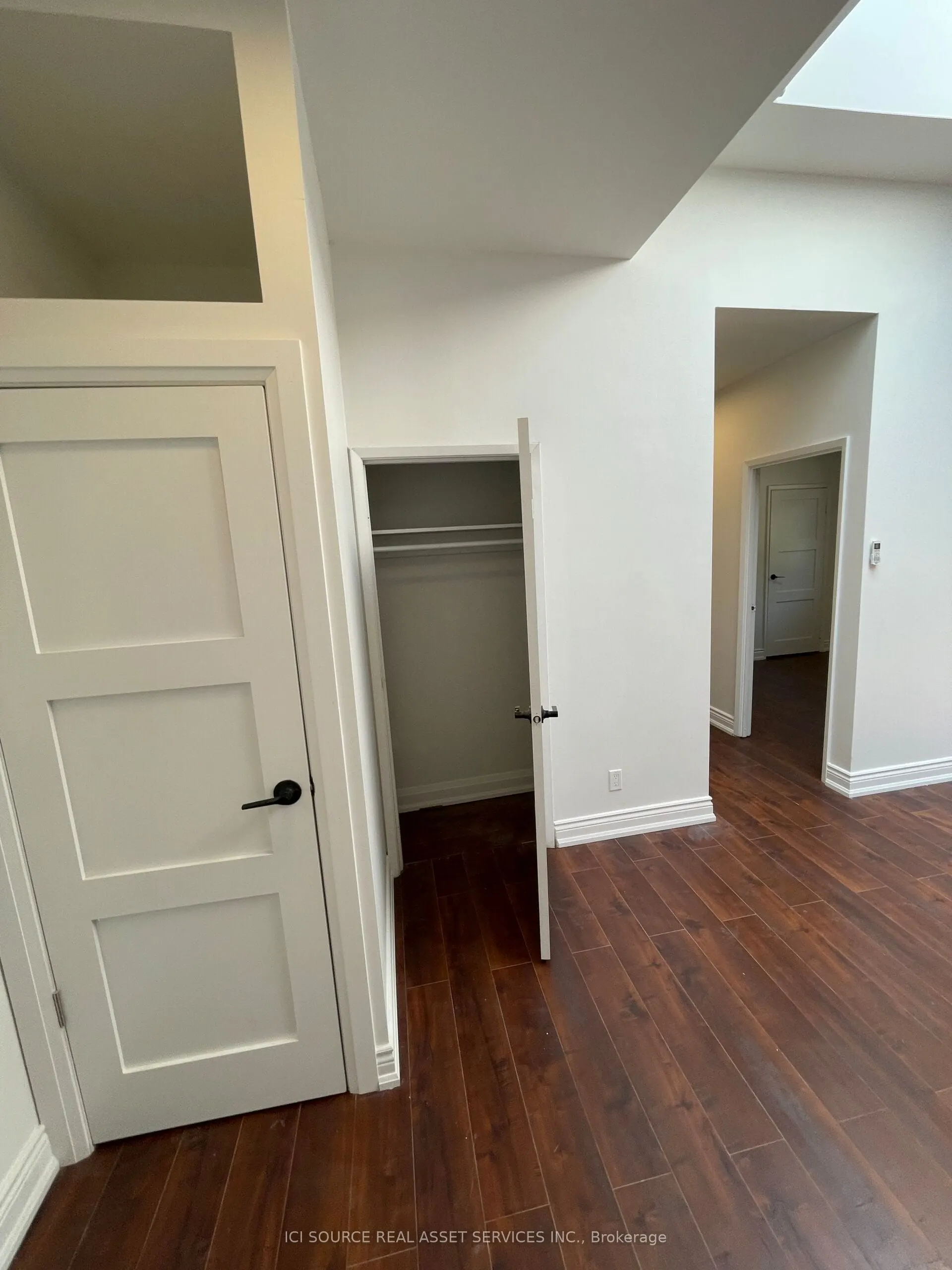 754 Queen Street E, #4