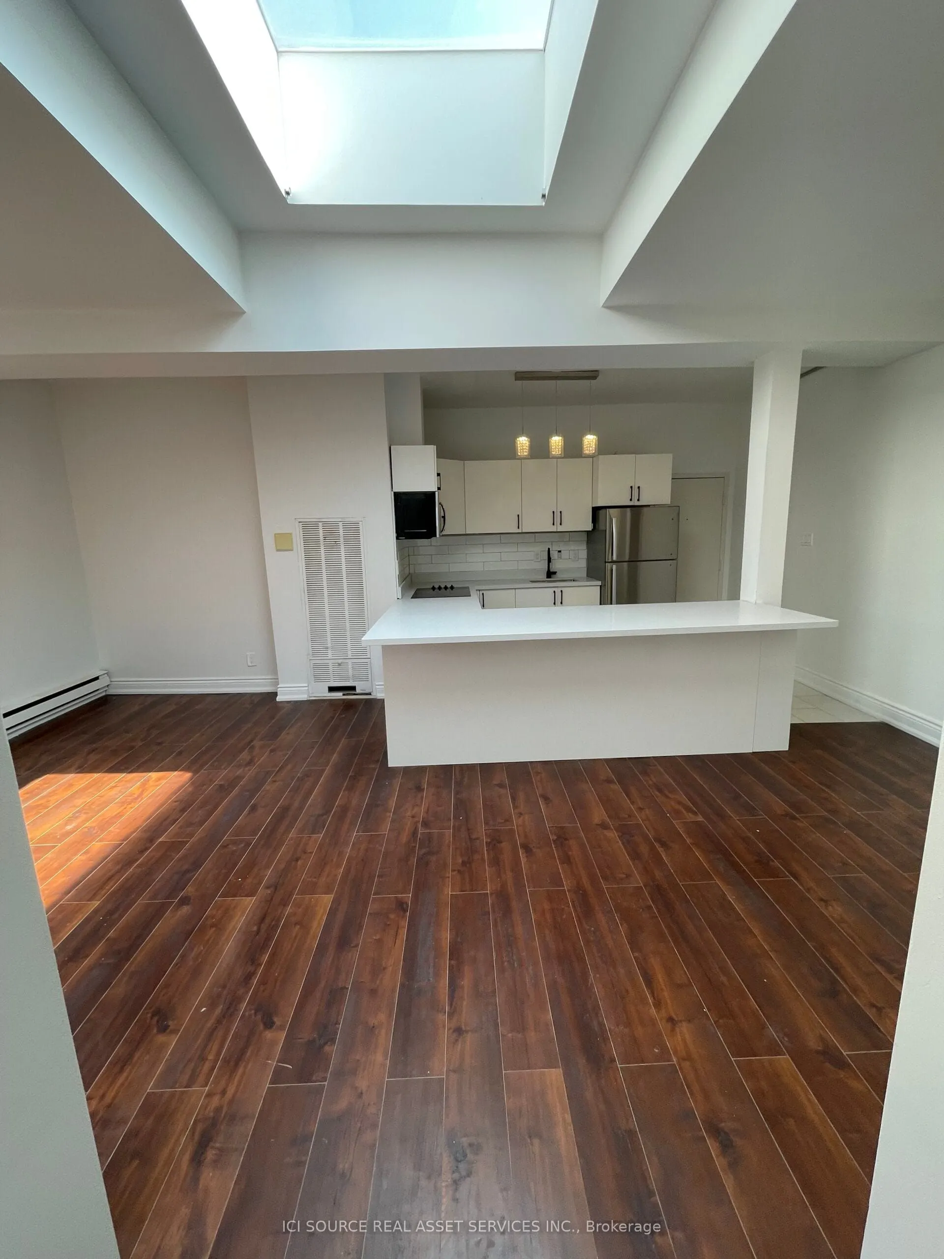 754 Queen Street E, #4