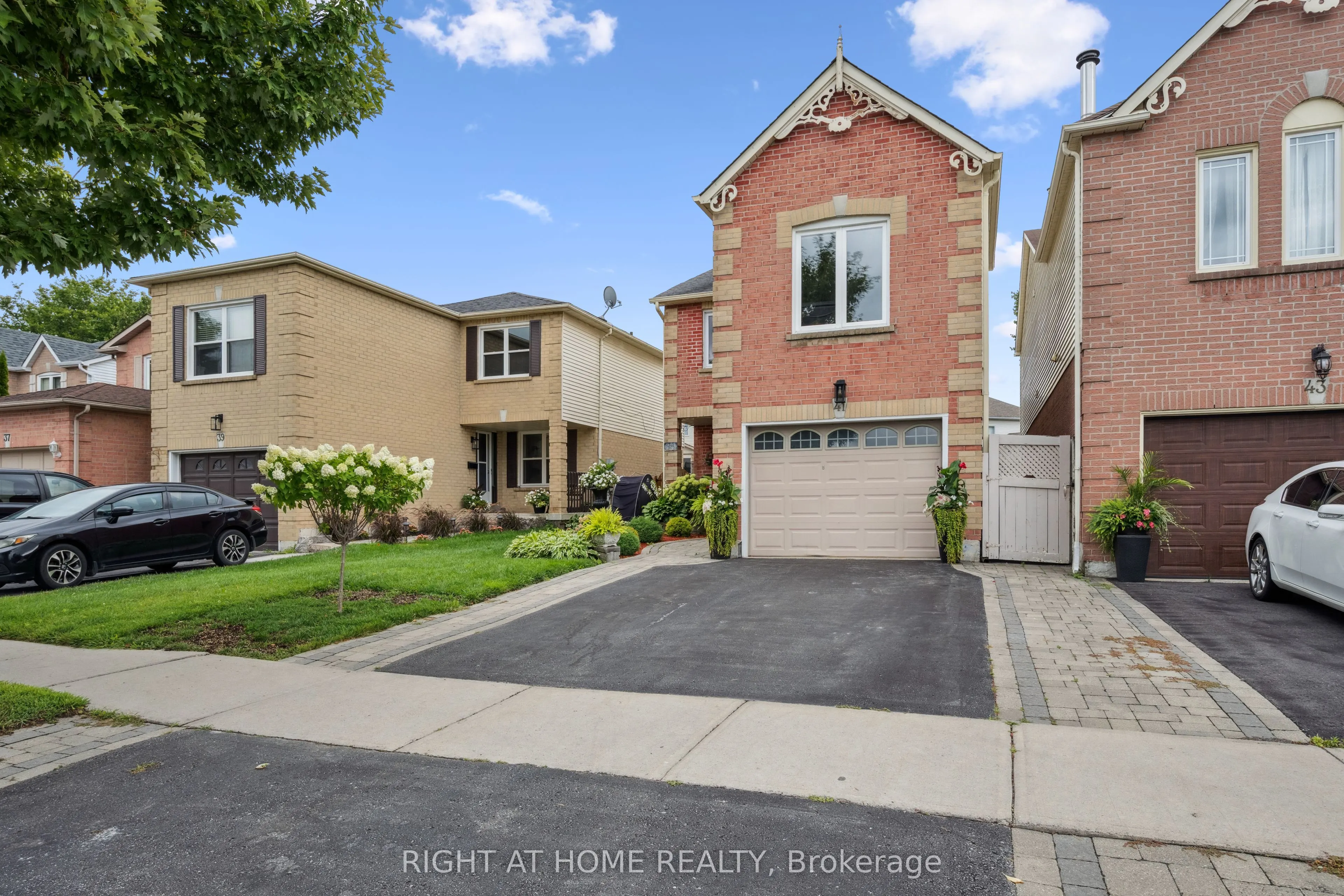 41 Yorkville Drive