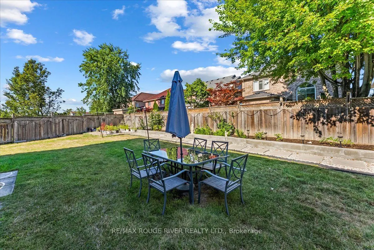 33 Gloria Crescent