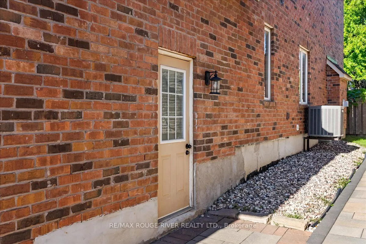 33 Gloria Crescent