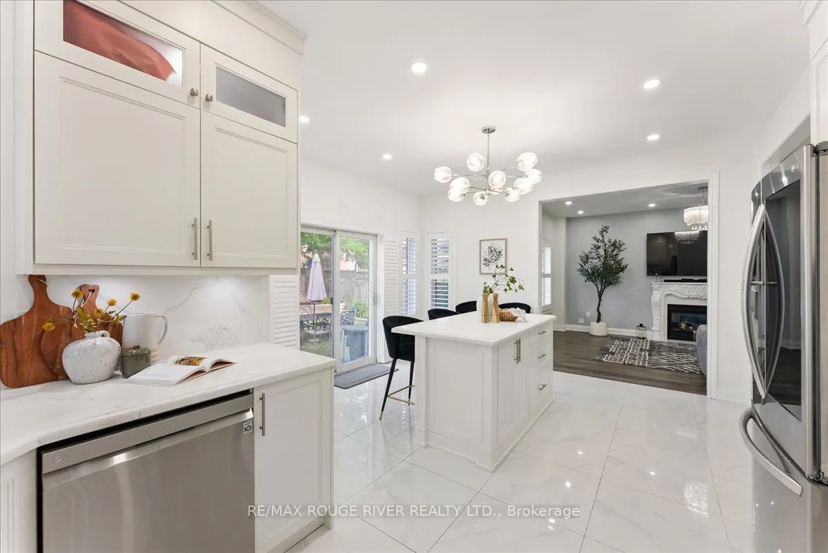 33 Gloria Crescent