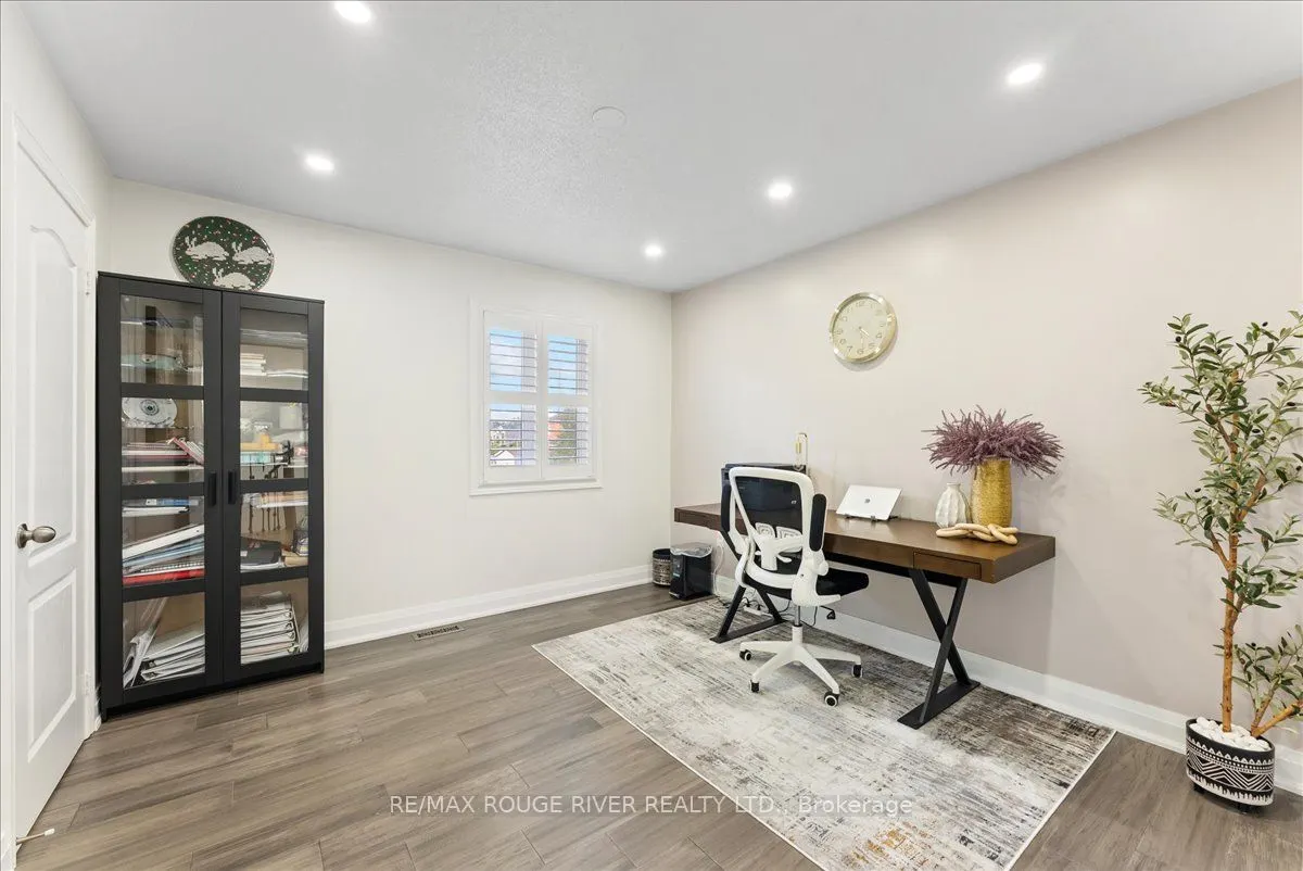 33 Gloria Crescent