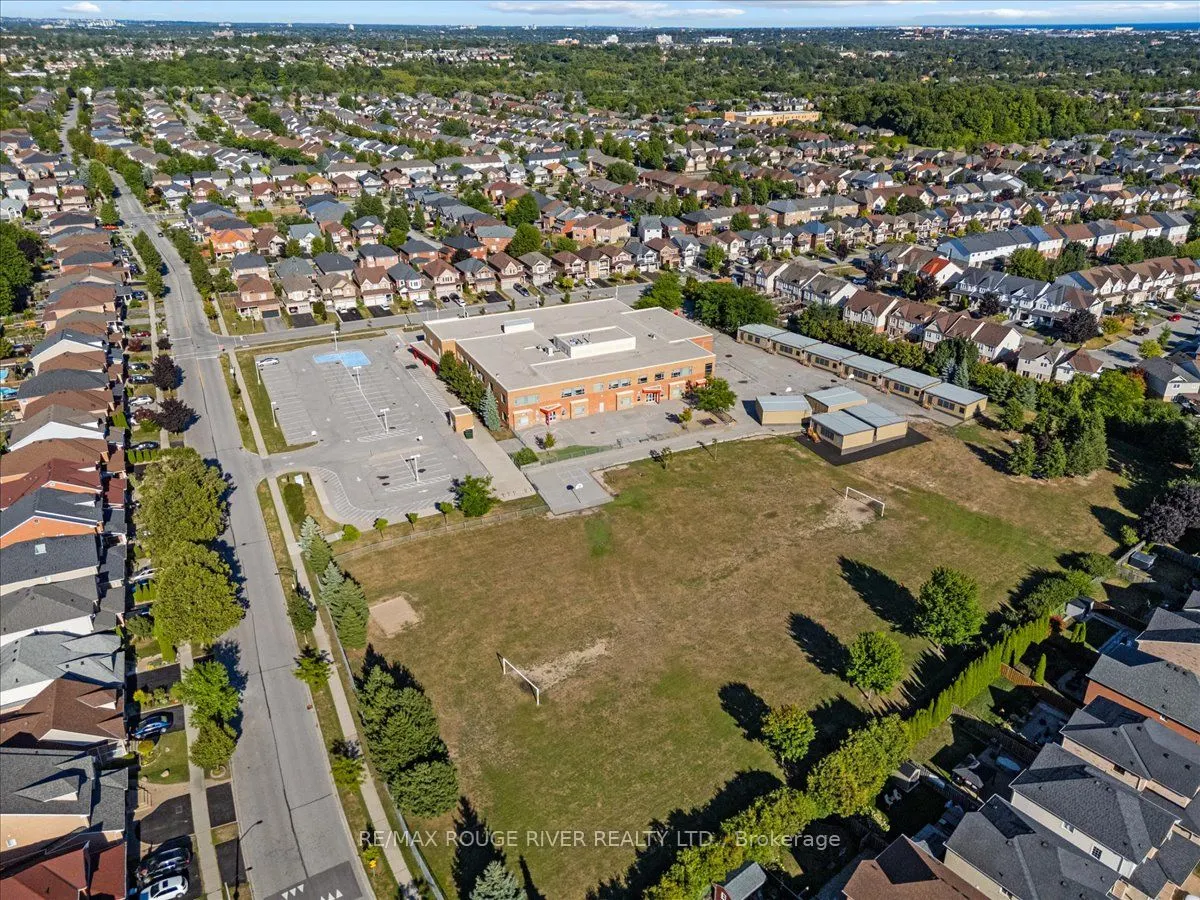 33 Gloria Crescent