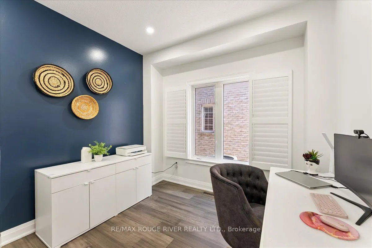 33 Gloria Crescent