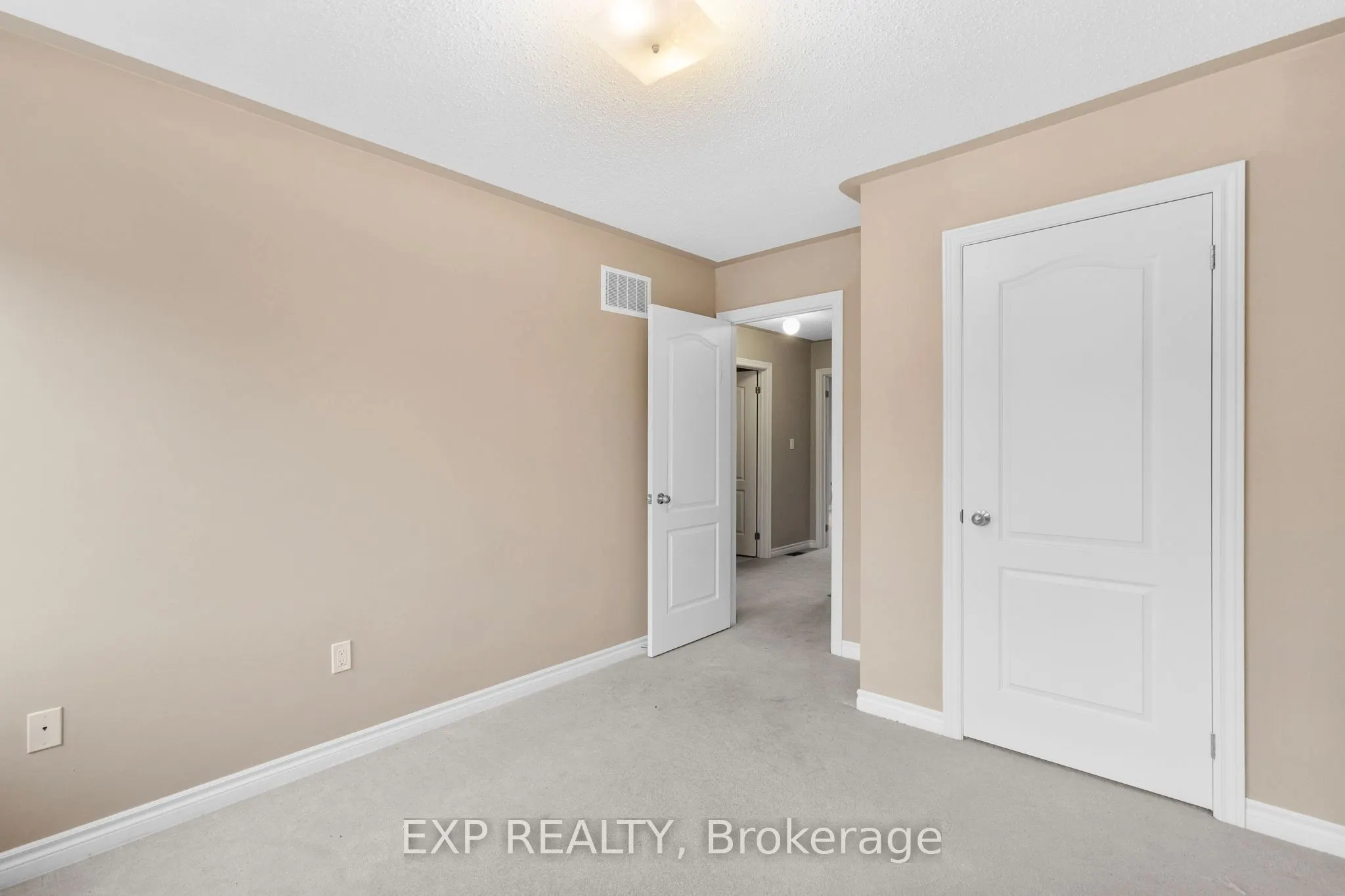 715 Grandview Street N, #19