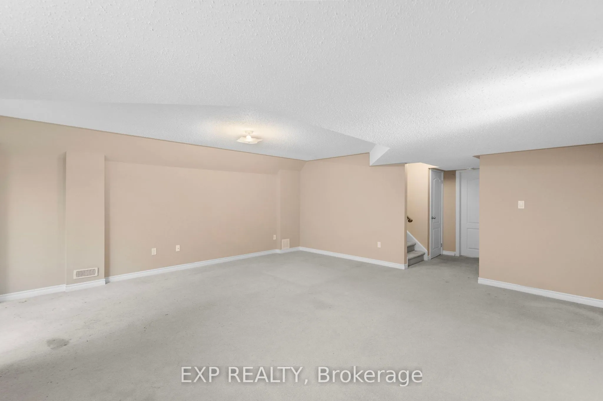 715 Grandview Street N, #19