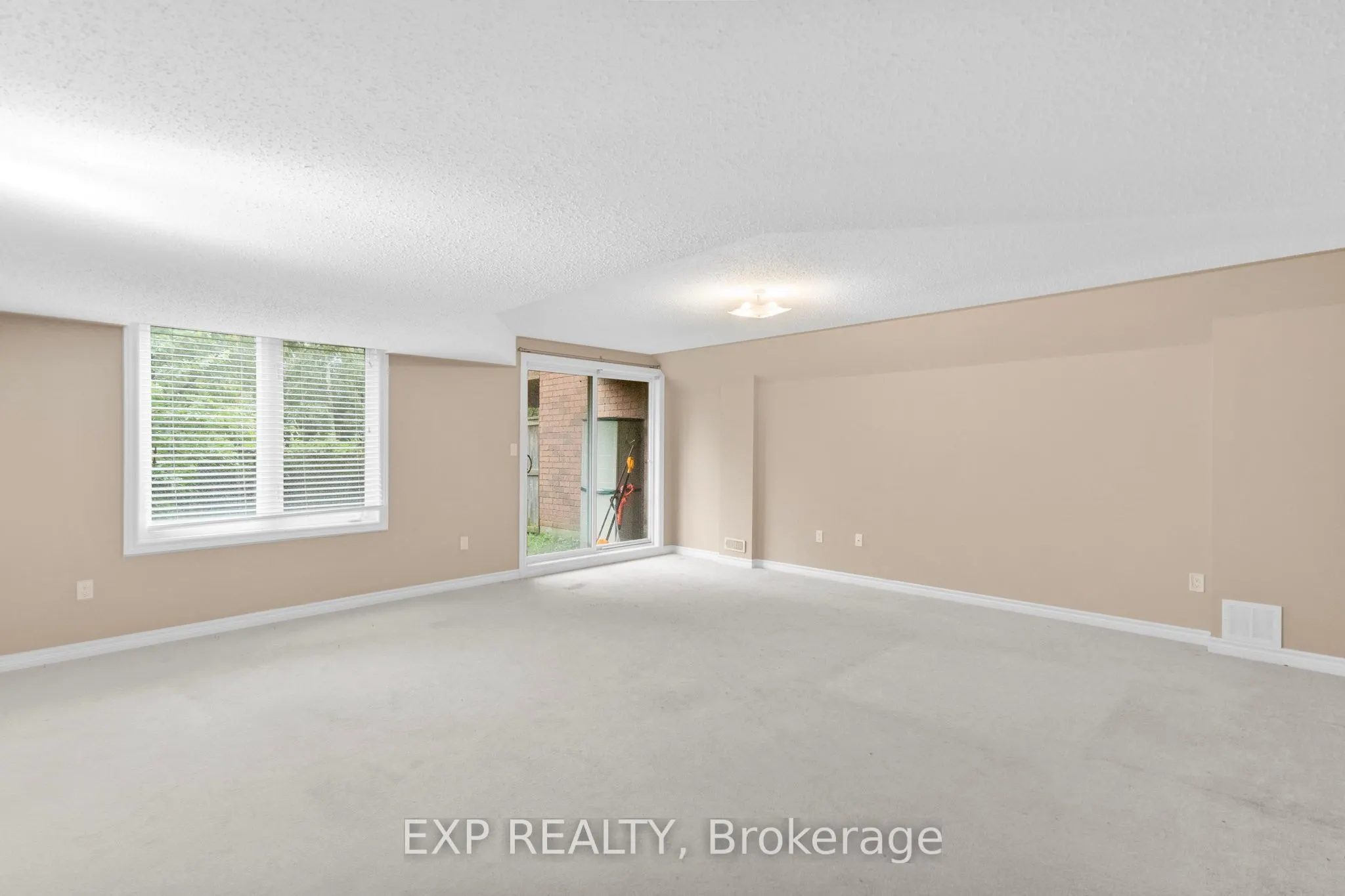 715 Grandview Street N, #19