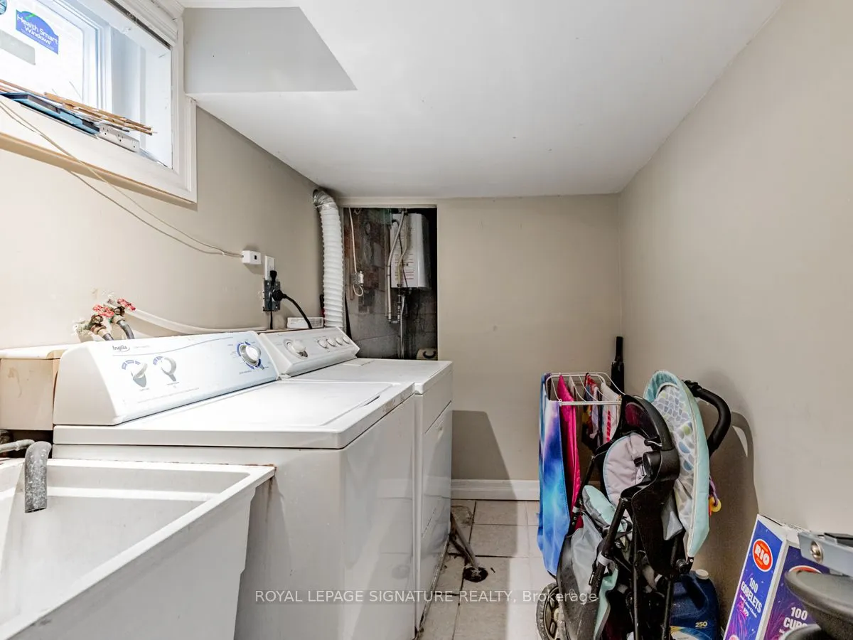 193 Fairglen Avenue, #Lower