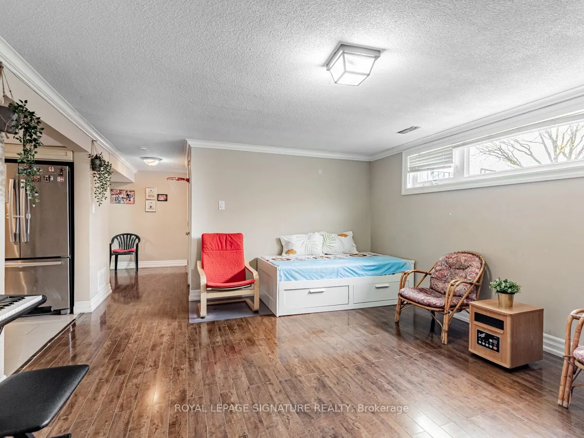 193 Fairglen Avenue, #Lower