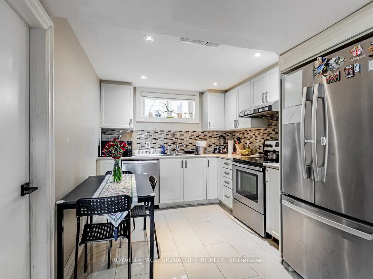 193 Fairglen Avenue, #Lower