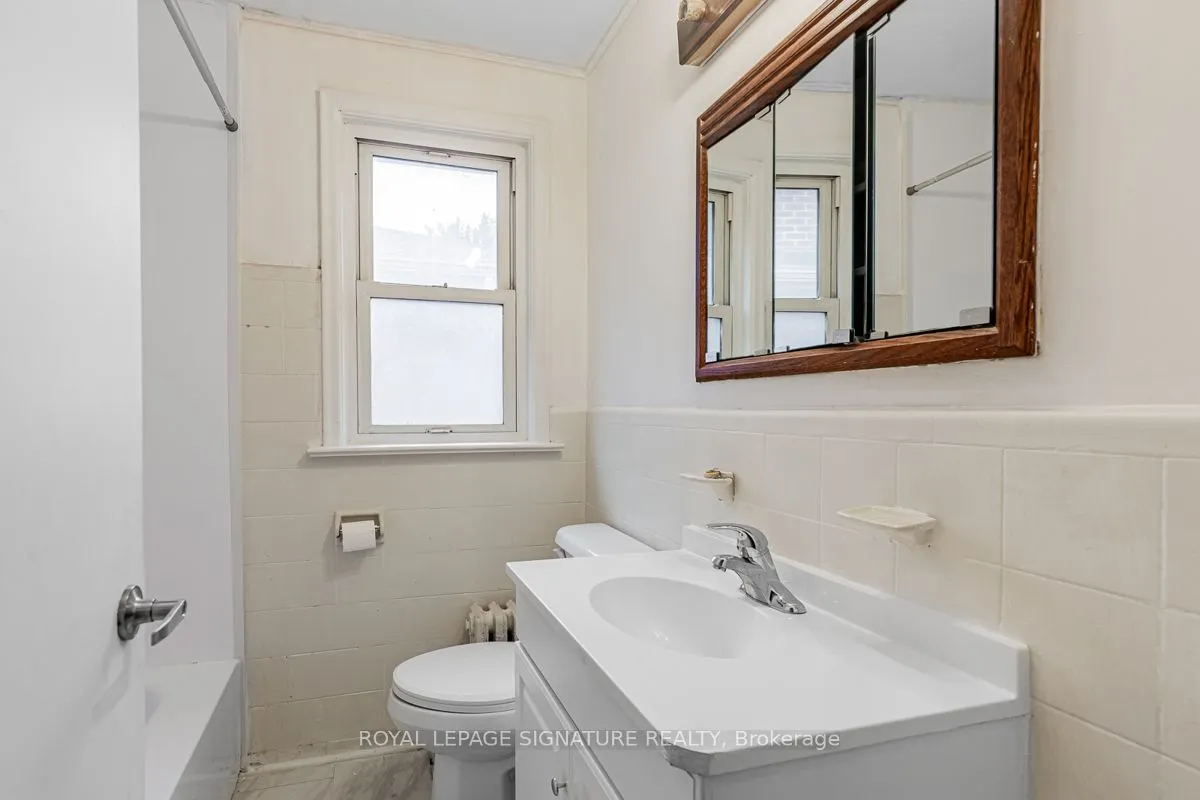 71 Wishing Well Drive, #Upper
