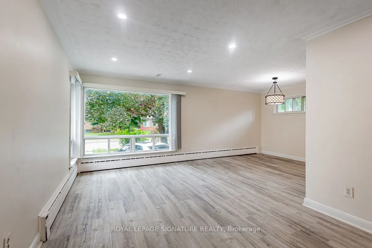 71 Wishing Well Drive, #Upper