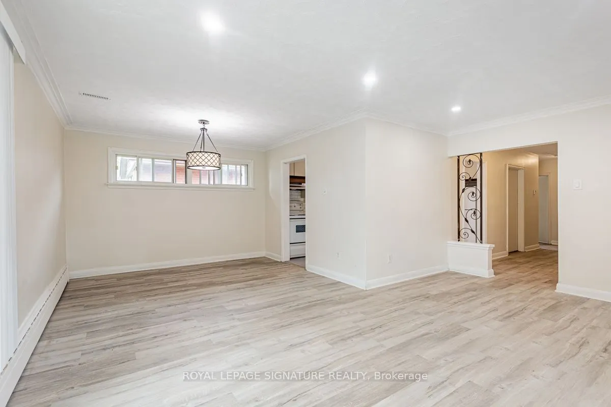 71 Wishing Well Drive, #Upper