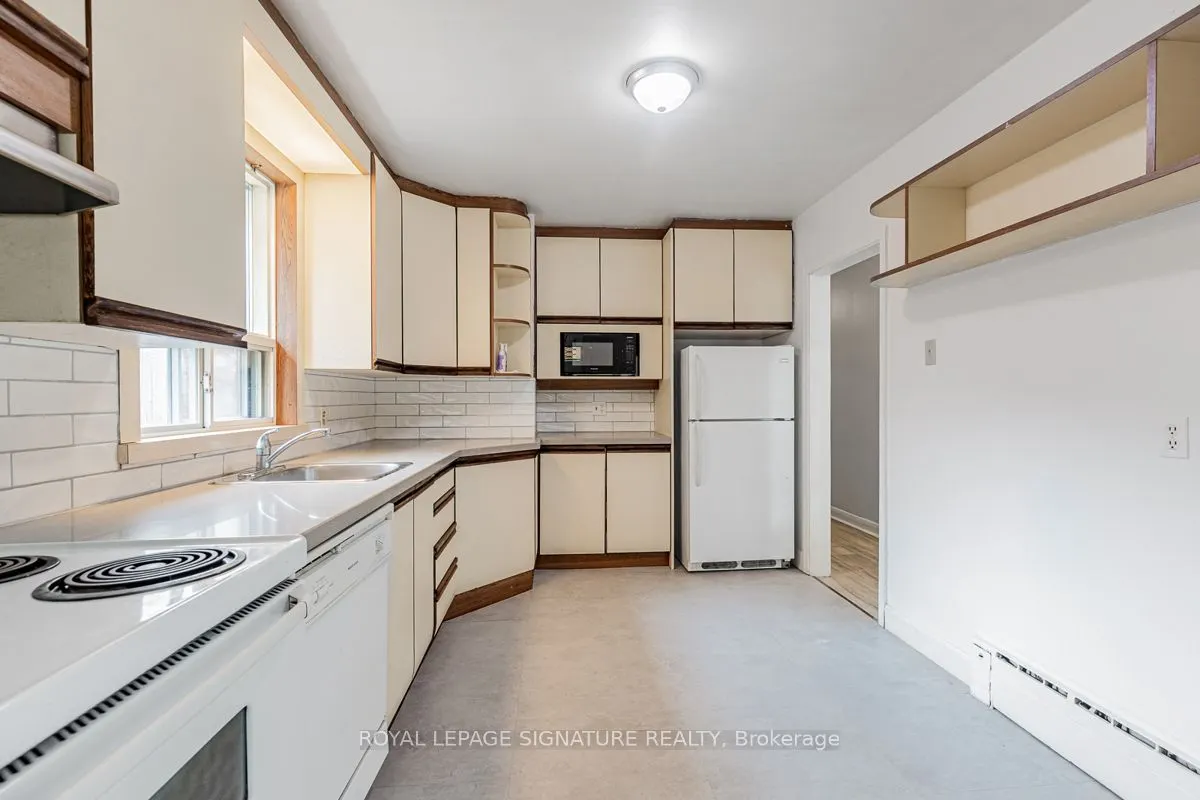 71 Wishing Well Drive, #Upper