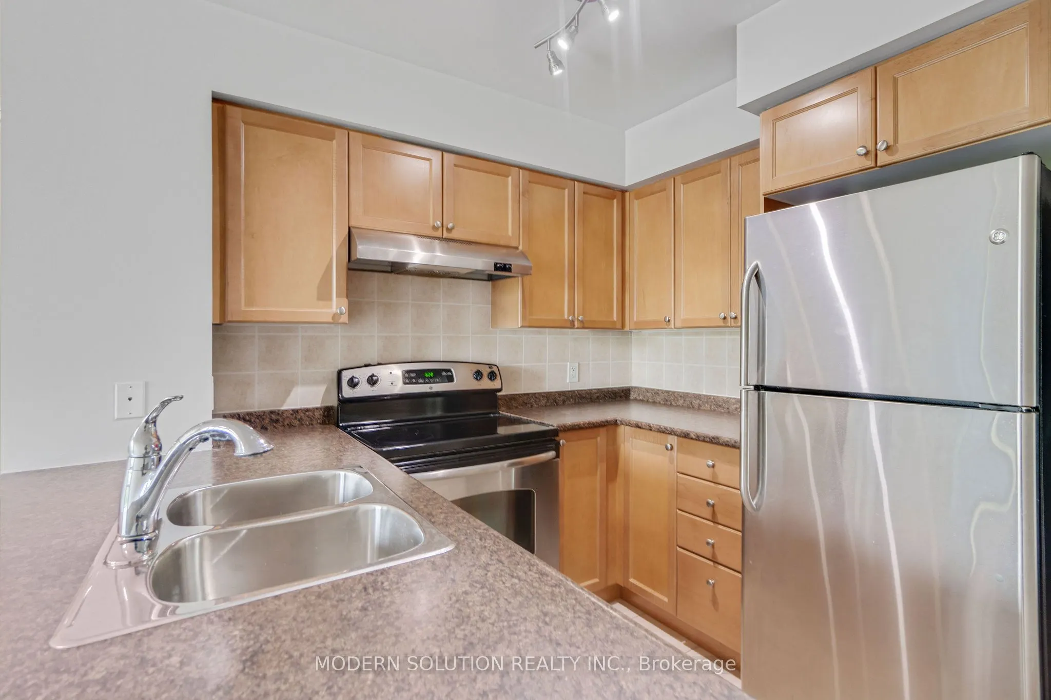 68 Grangeway Avenue, #616