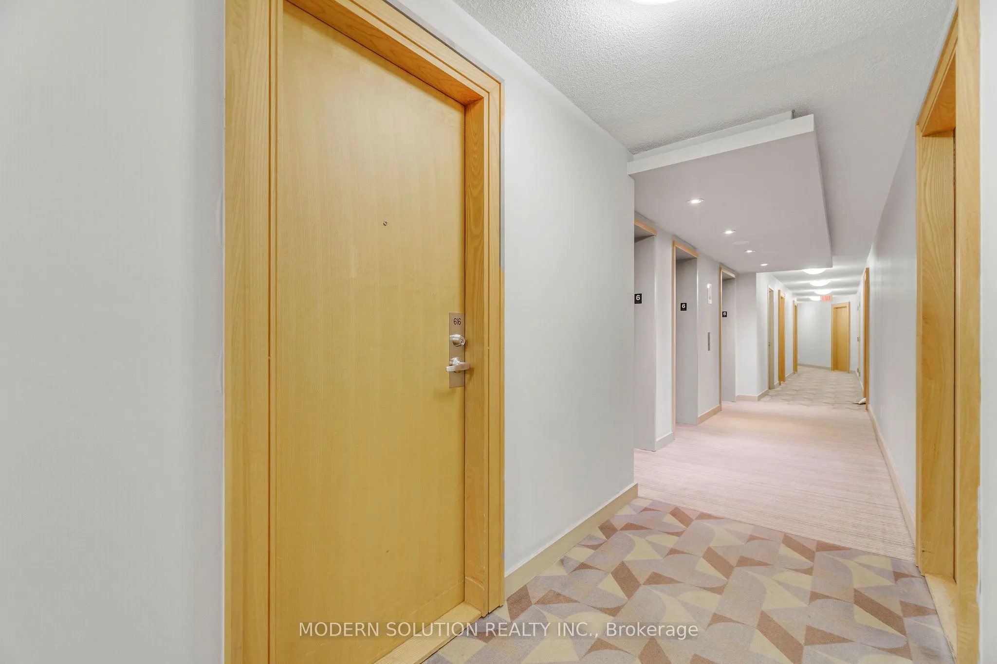 68 Grangeway Avenue, #616