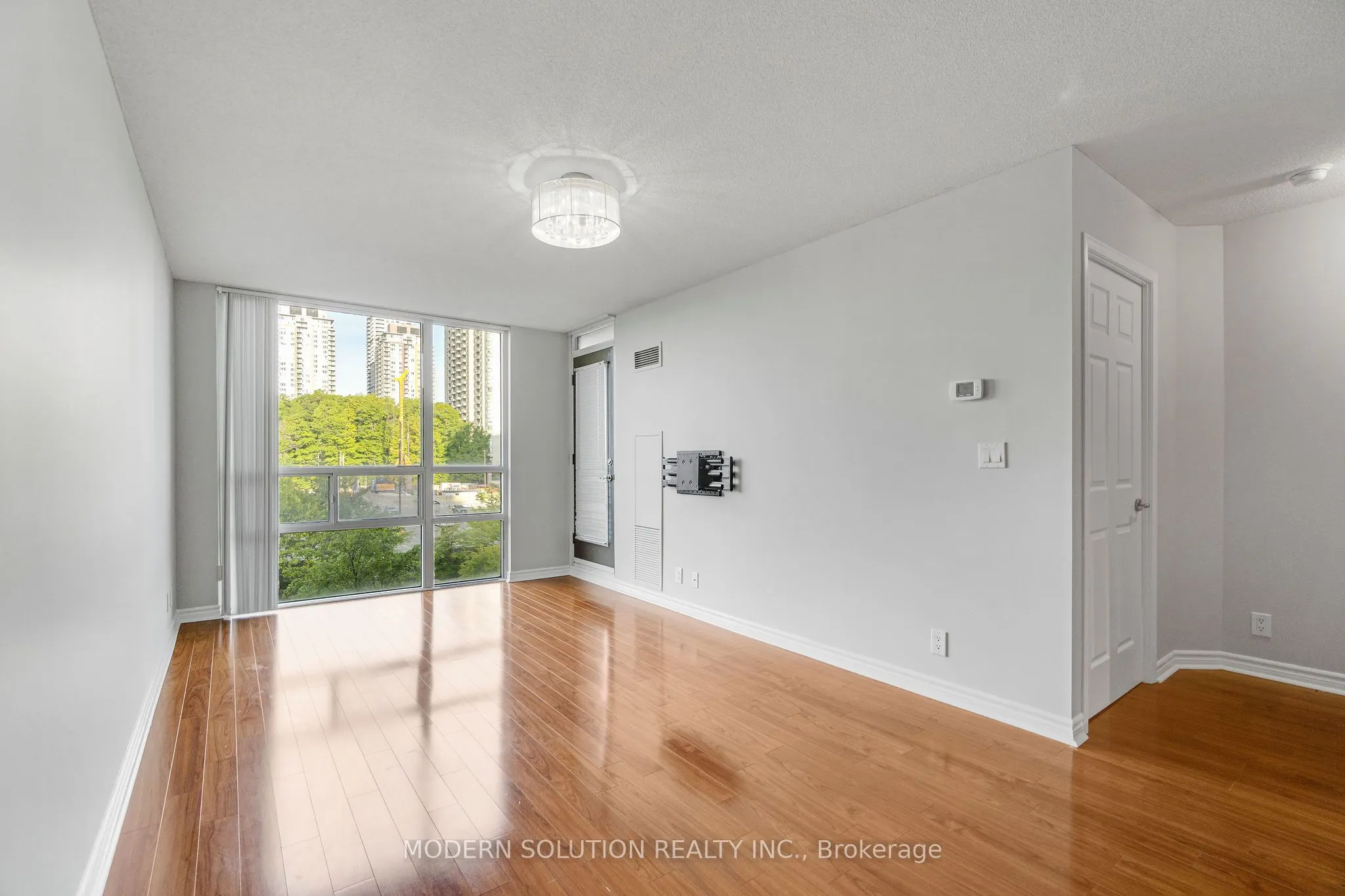 68 Grangeway Avenue, #616