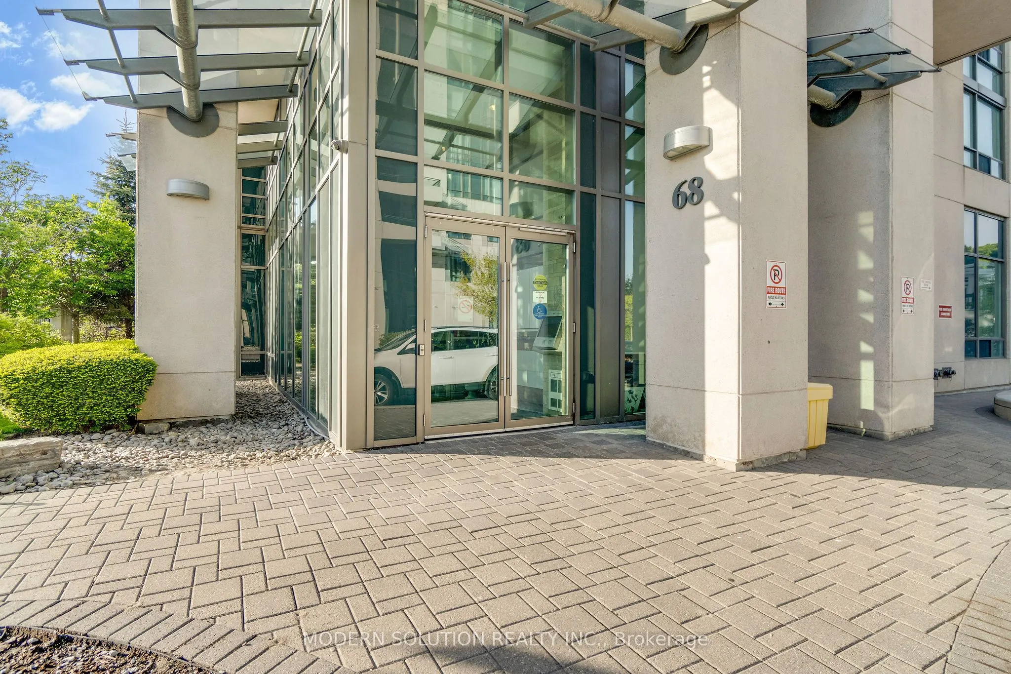68 Grangeway Avenue, #616