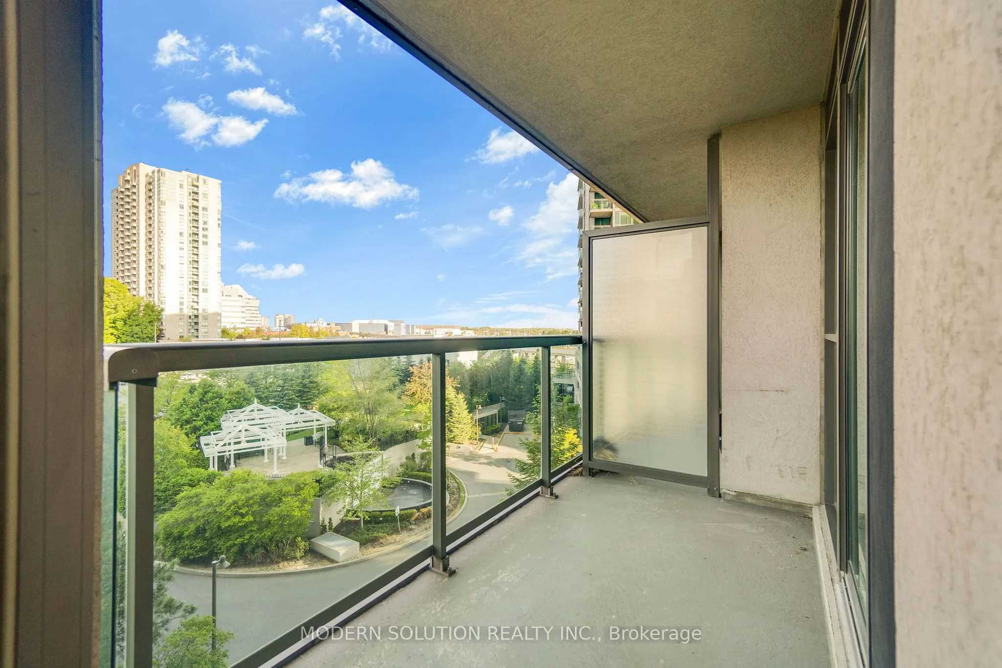 68 Grangeway Avenue, #616