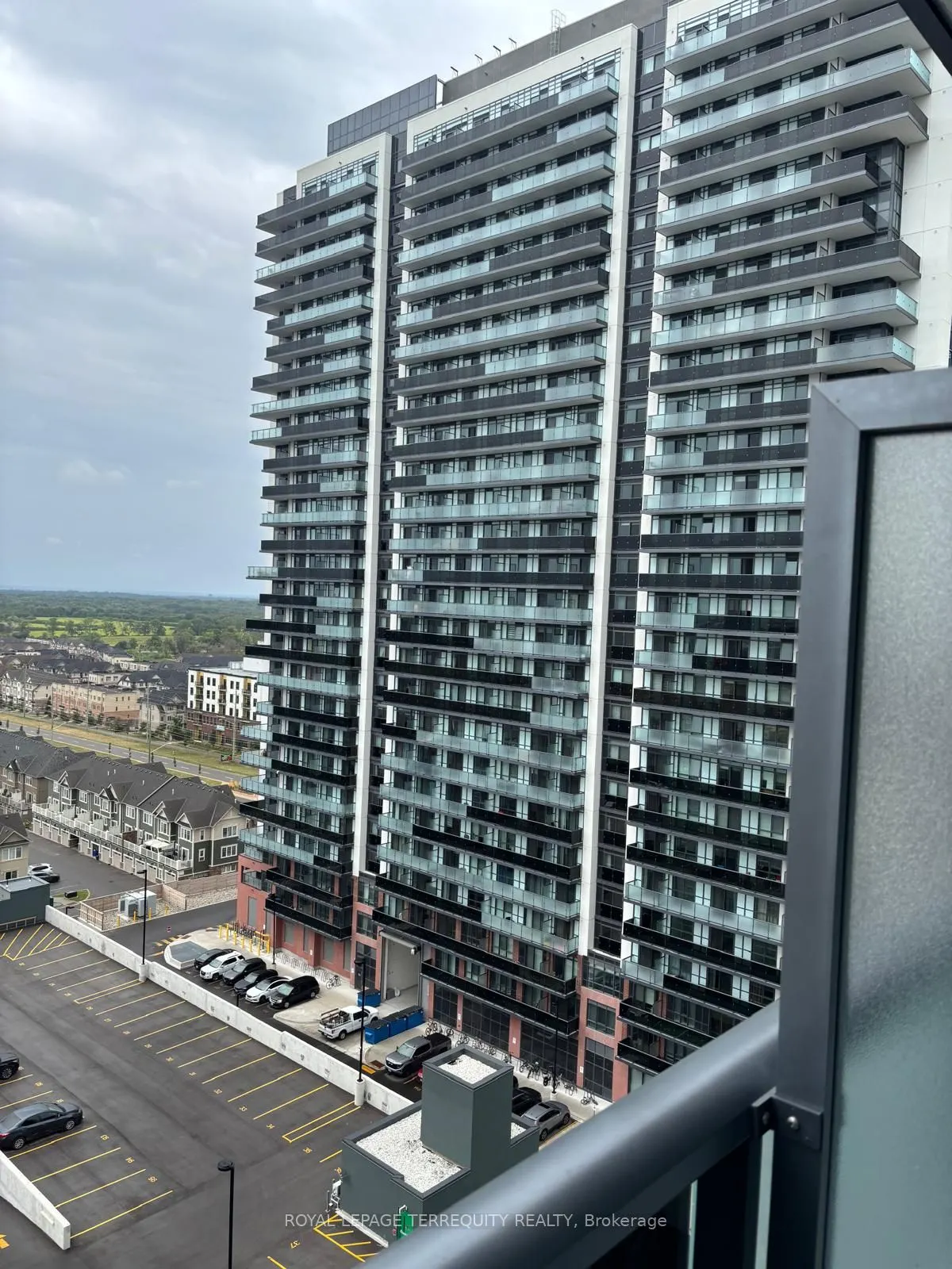 2425 Simcoe Street N, #1441