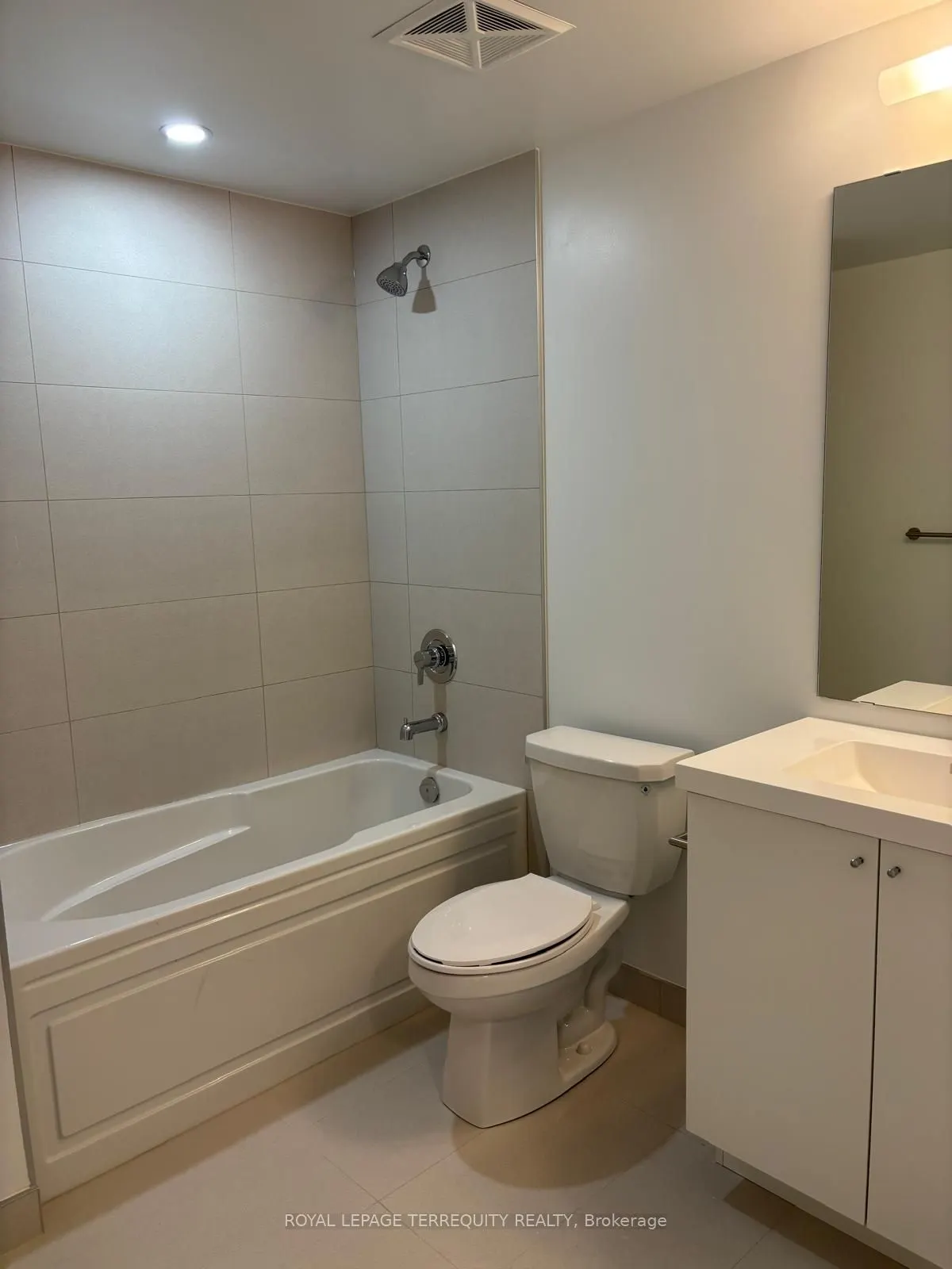 2425 Simcoe Street N, #1441